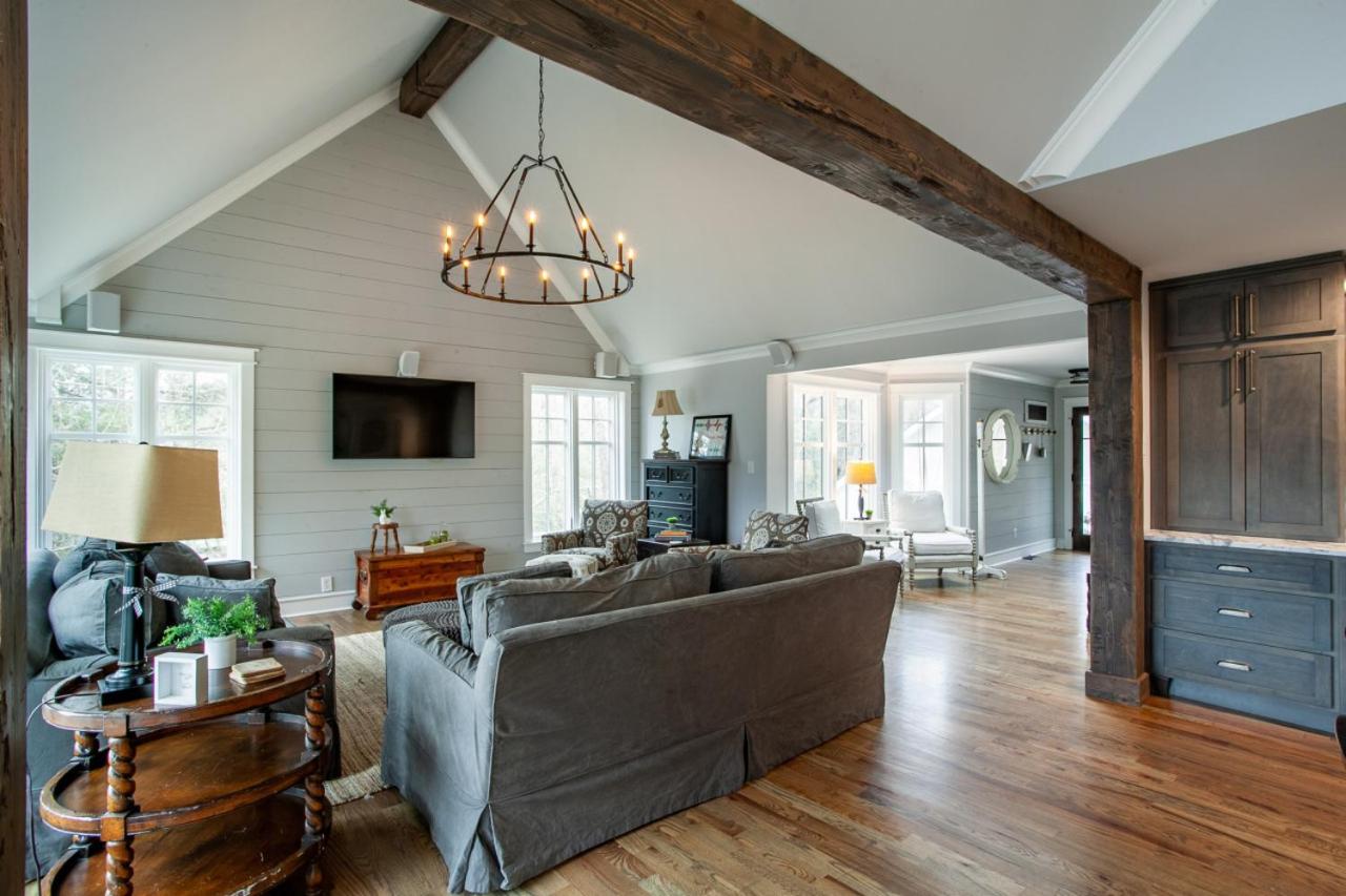 Lakeside Retreat - Private Lake Access
