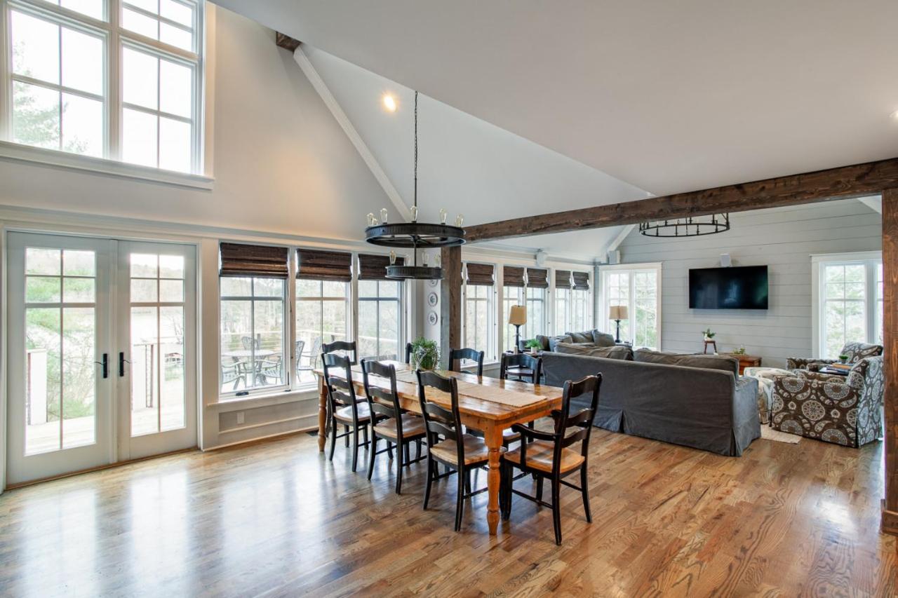 Lakeside Retreat - Private Lake Access