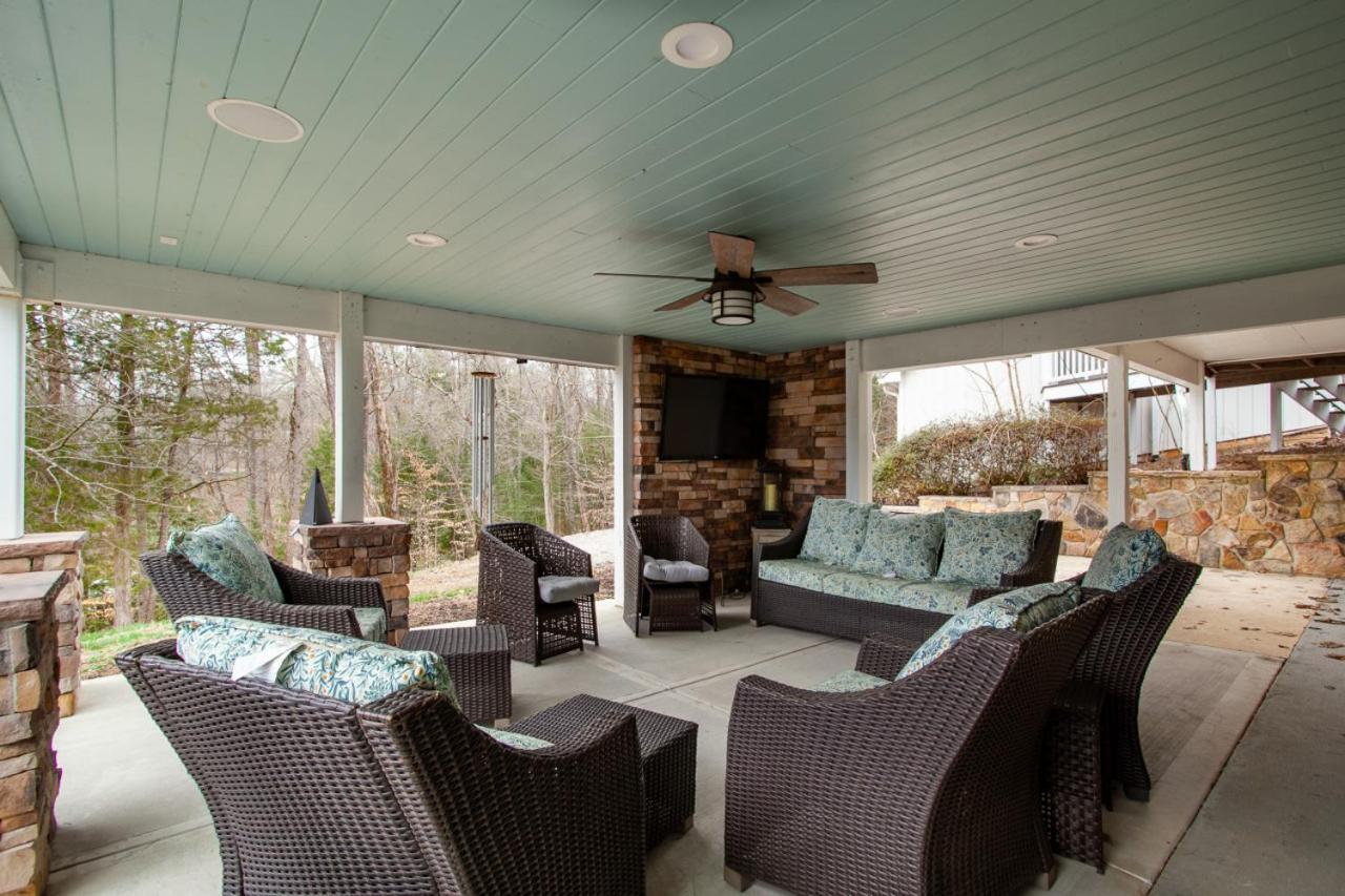 Lakeside Retreat - Private Lake Access