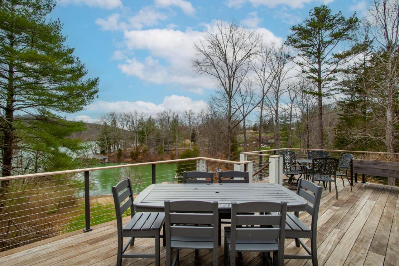 Lakeside Retreat - Private Lake Access