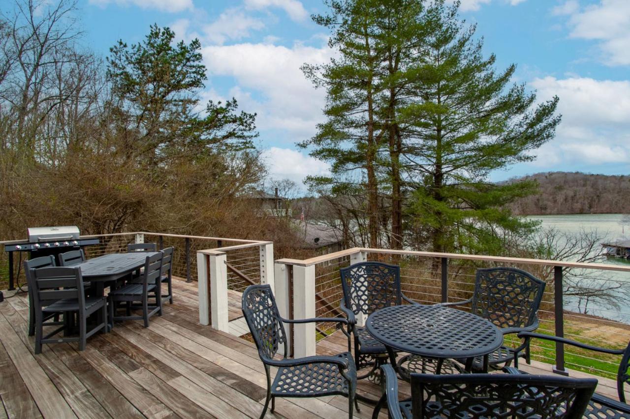 Lakeside Retreat - Private Lake Access