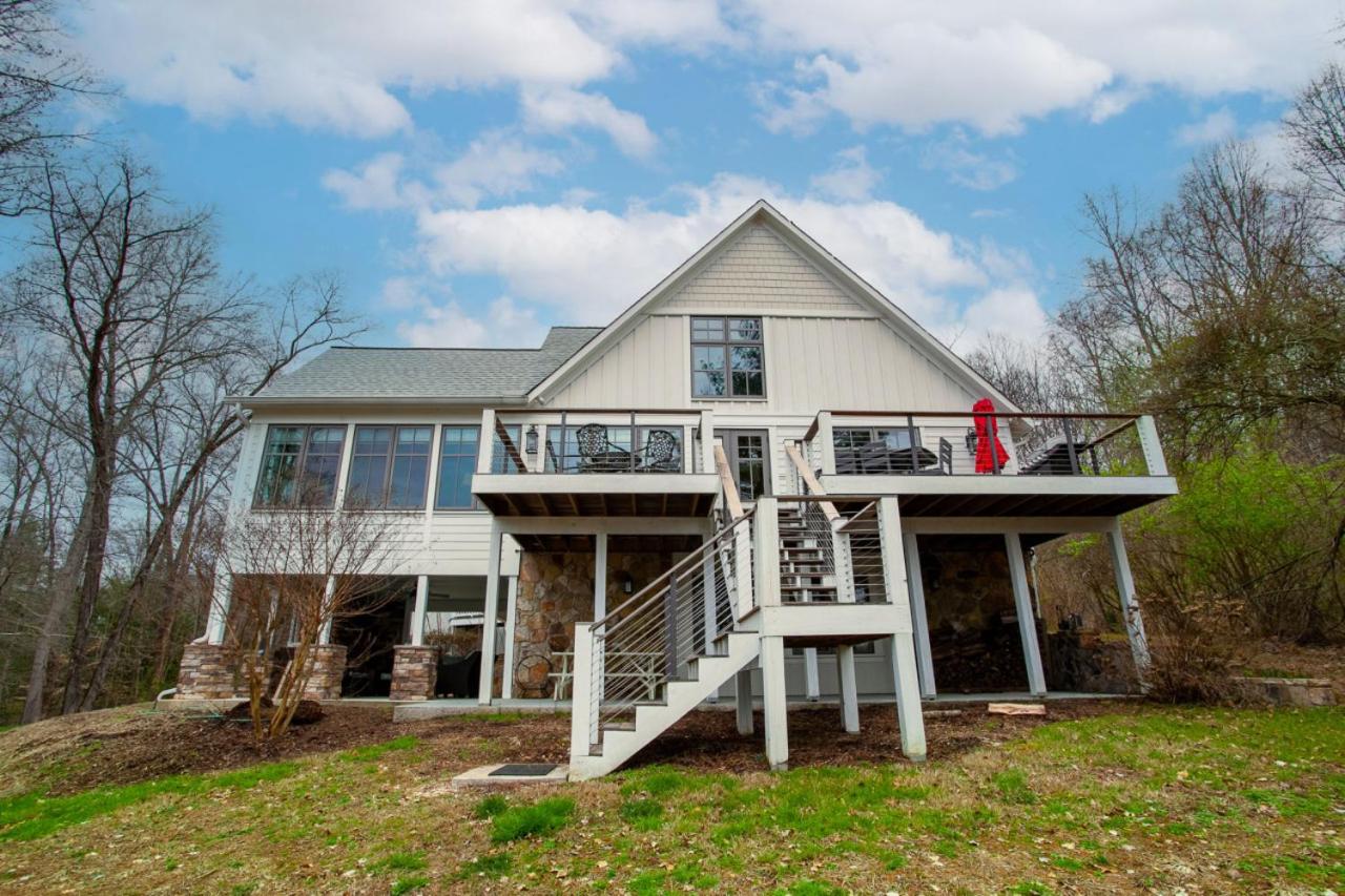 Lakeside Retreat - Private Lake Access