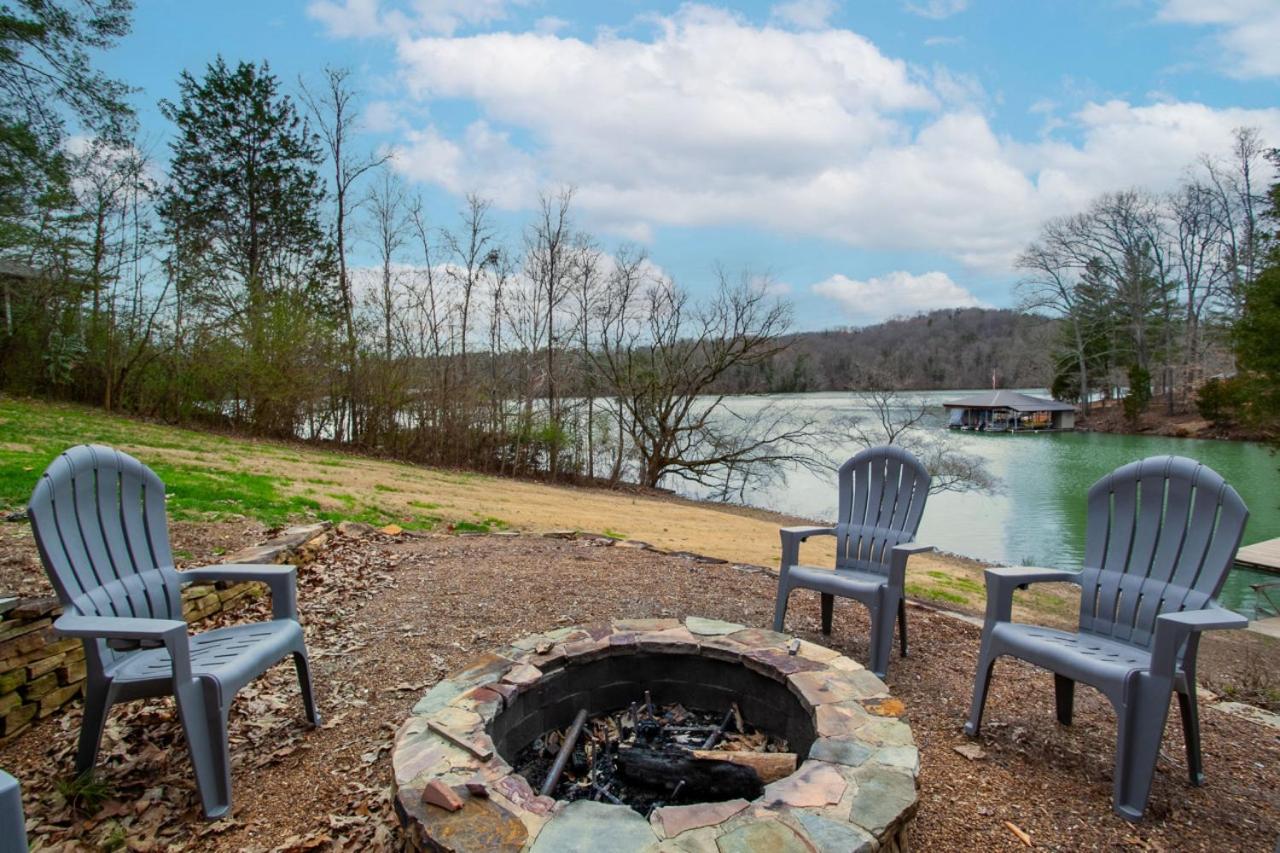Lakeside Retreat - Private Lake Access