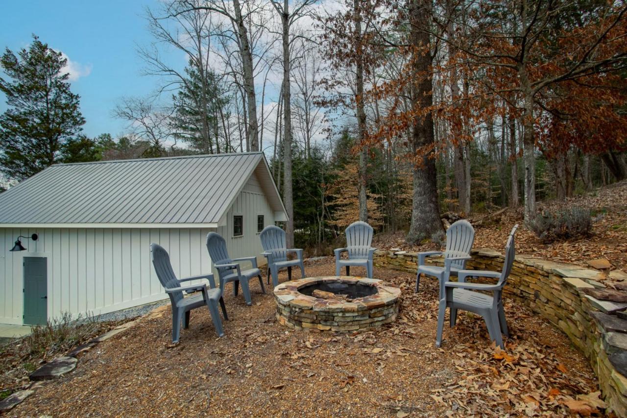 Lakeside Retreat - Private Lake Access