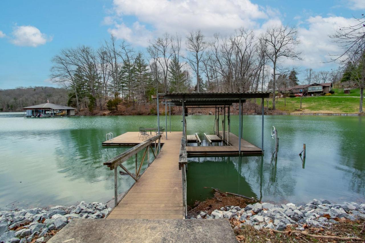 Lakeside Retreat - Private Lake Access