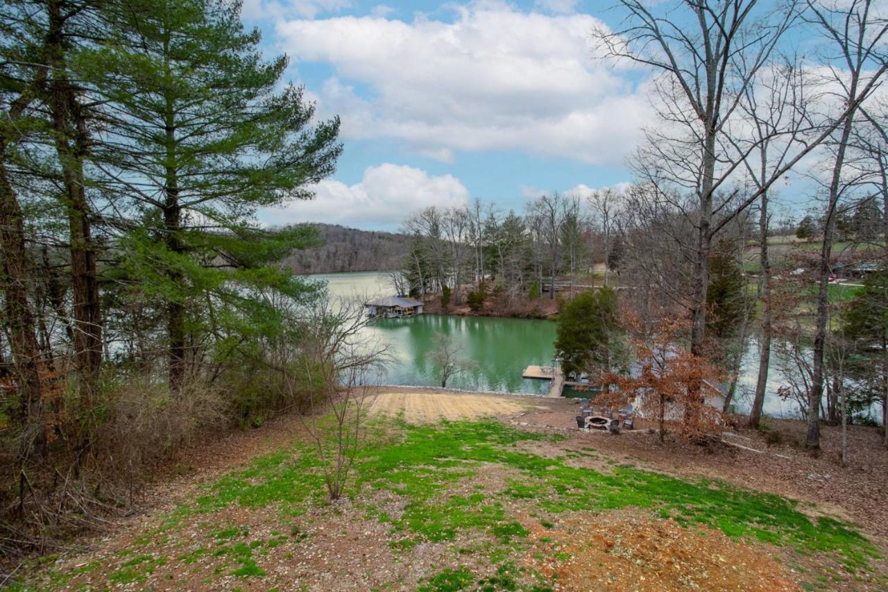 Lakeside Retreat - Private Lake Access