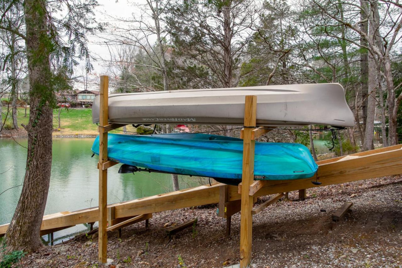 Lakeside Retreat - Private Lake Access