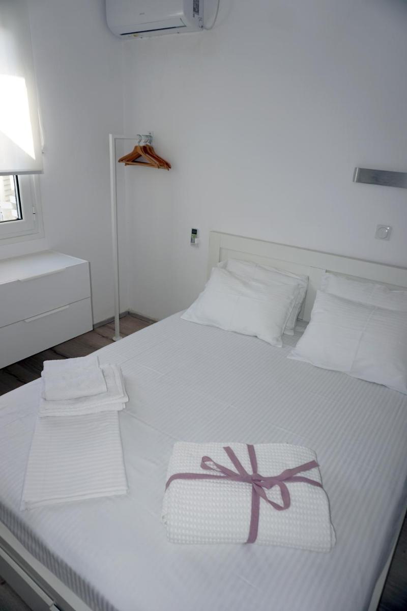 Modern Apartment 10mins from the Beach view 3