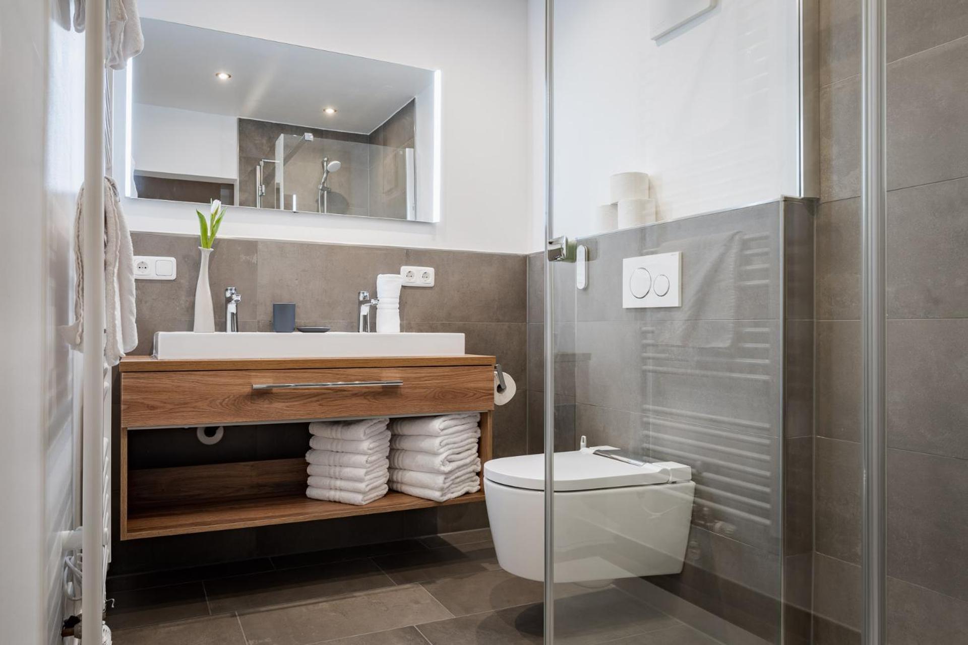 Active Apartments