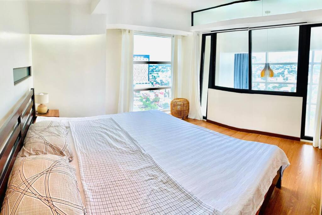 Spacious and Cozy 2-BR in City view 2