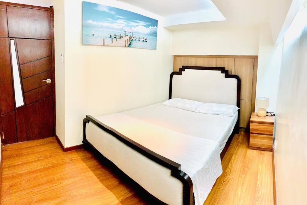 Spacious and Cozy 2-BR in City view 4