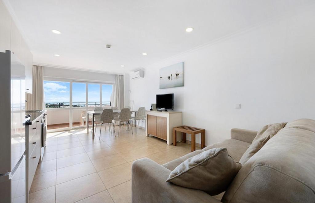 Cozy apartment with seaview 300m from Vau beach