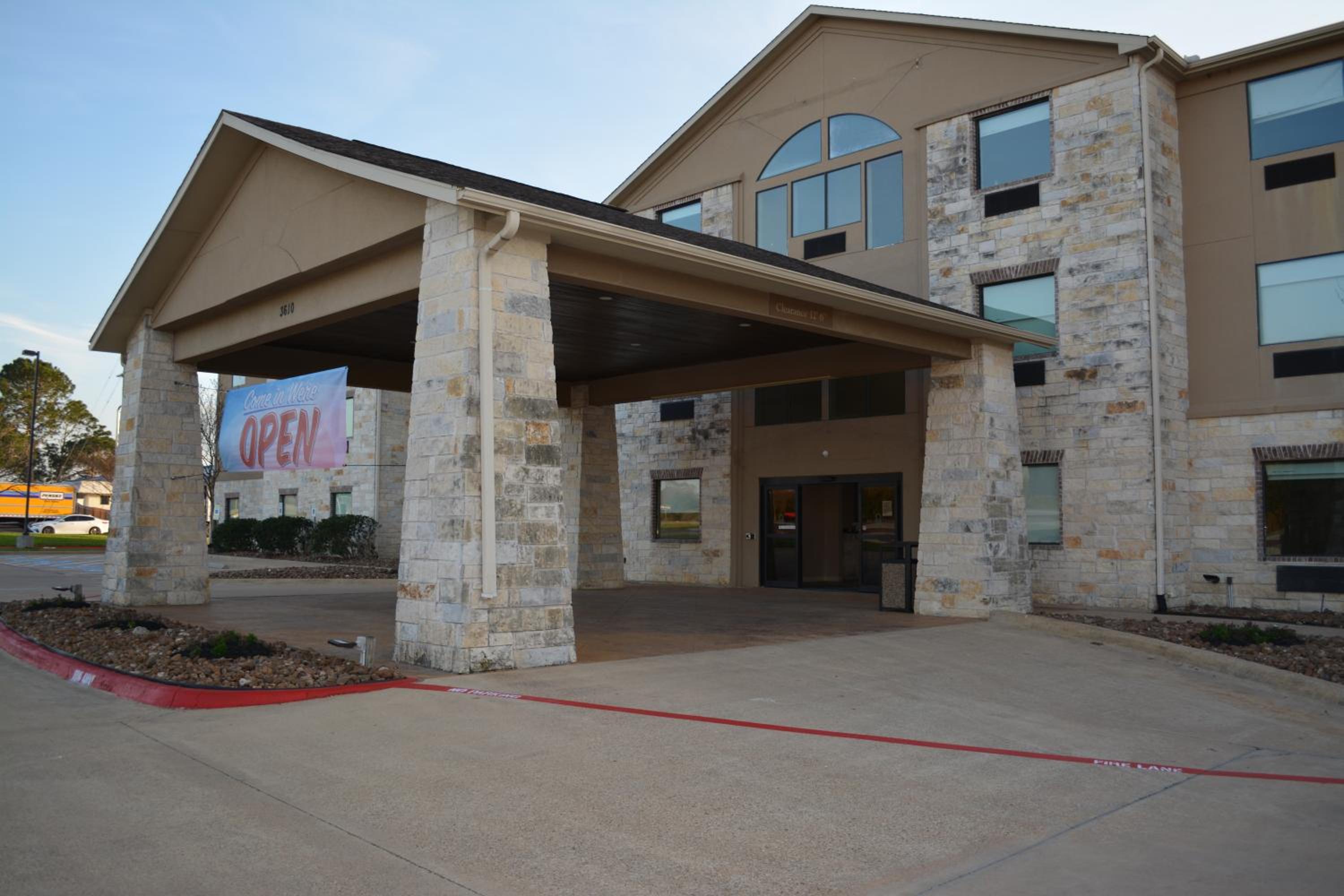 Wingate by Wyndham College Station South view 3