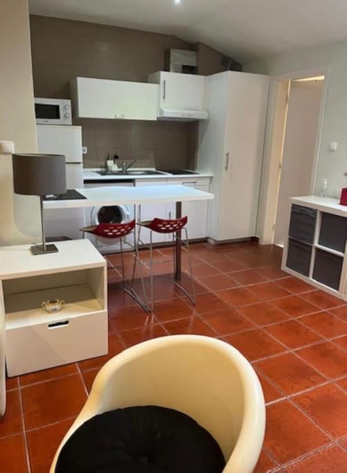 Nice 3 Bedrooms Apartment in Campolide - 60 1B