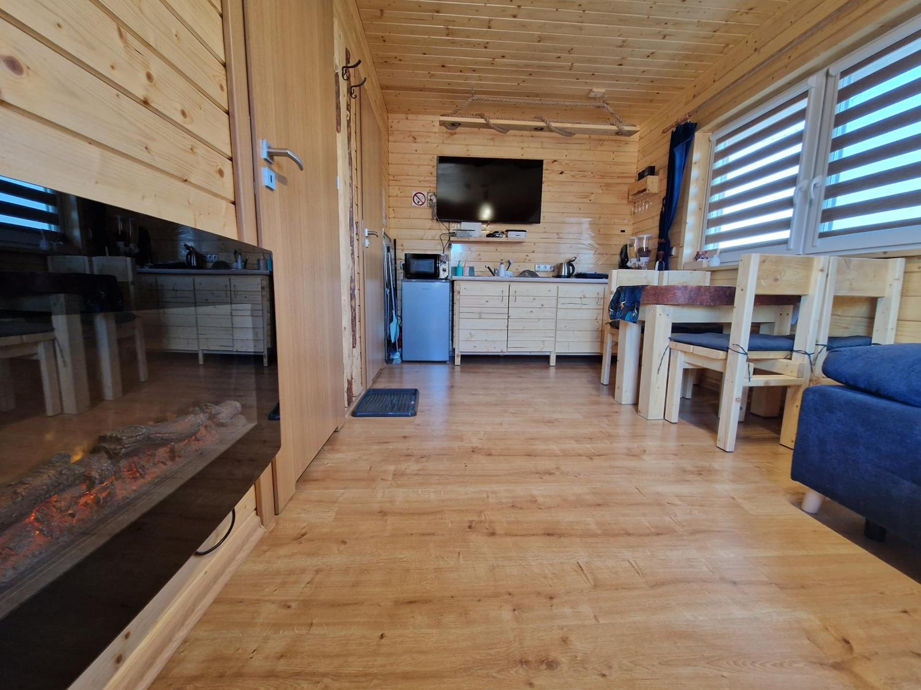 Apartament z Tężnią Solankową, Sauną, Kominkiem LED nad Jeziorem Żywieckim