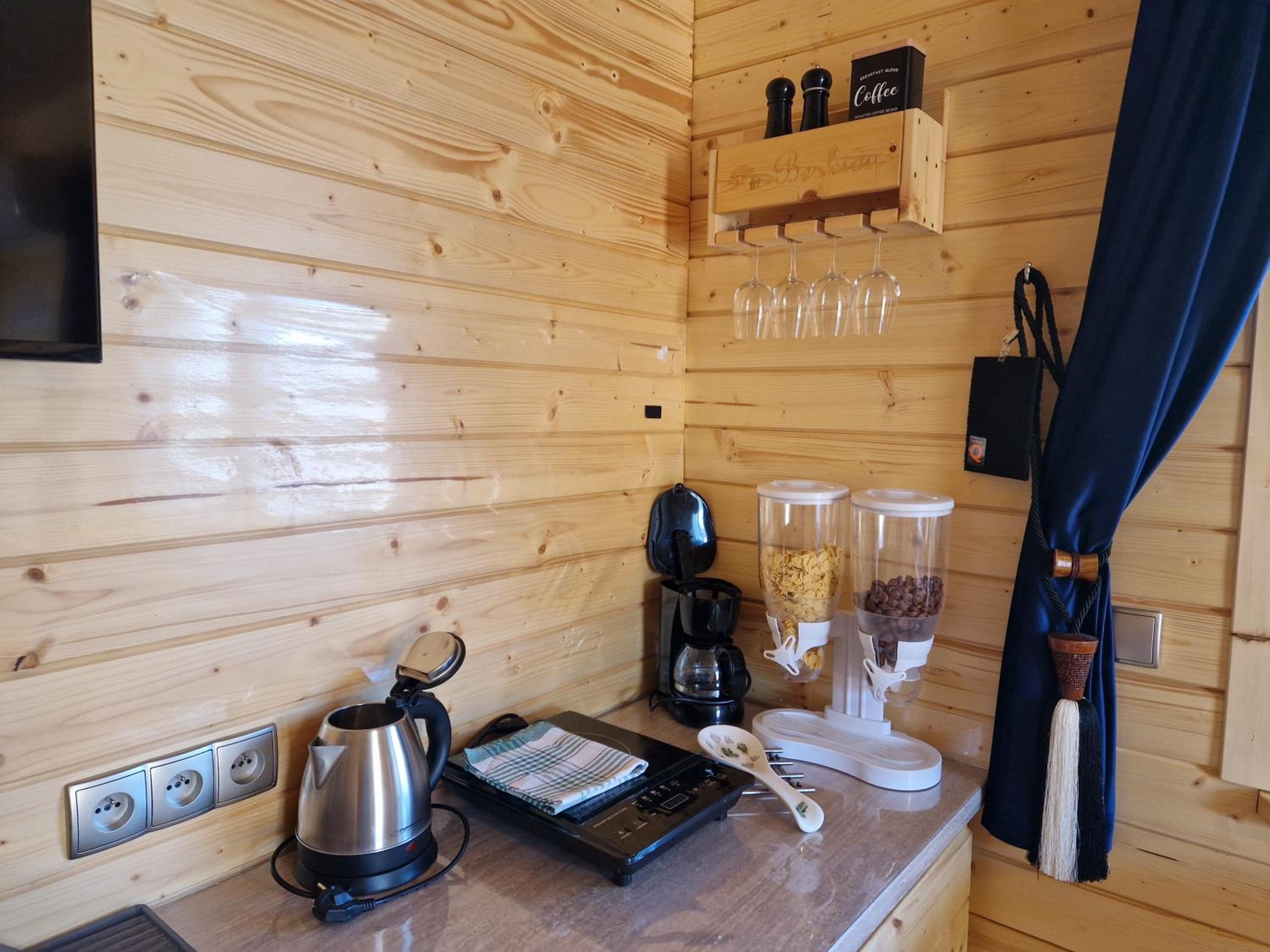 Apartament z Tężnią Solankową, Sauną, Kominkiem LED nad Jeziorem Żywieckim