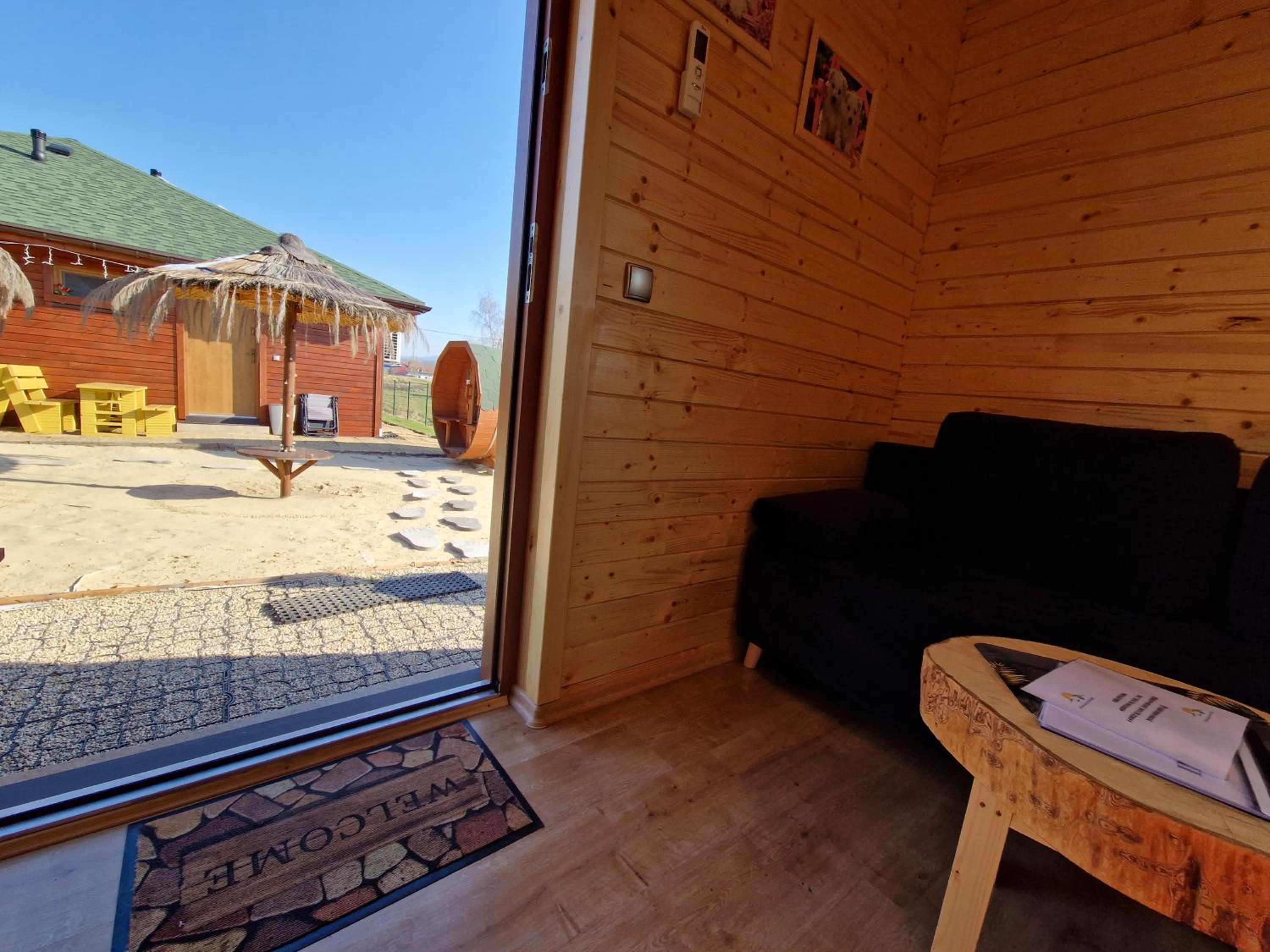 Apartament z Tężnią Solankową, Sauną, Kominkiem LED nad Jeziorem Żywieckim