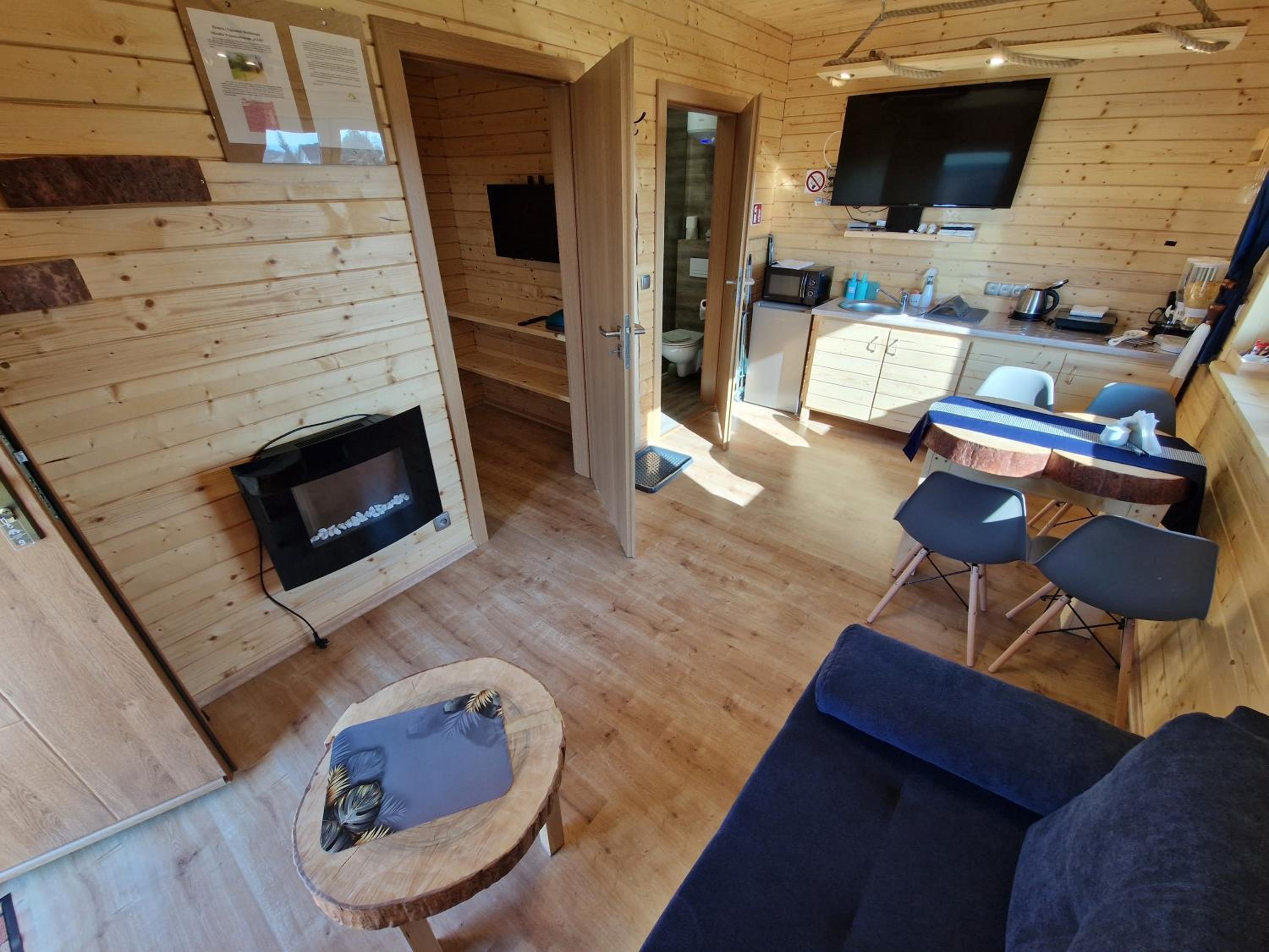 Apartament z Tężnią Solankową, Sauną, Kominkiem LED nad Jeziorem Żywieckim