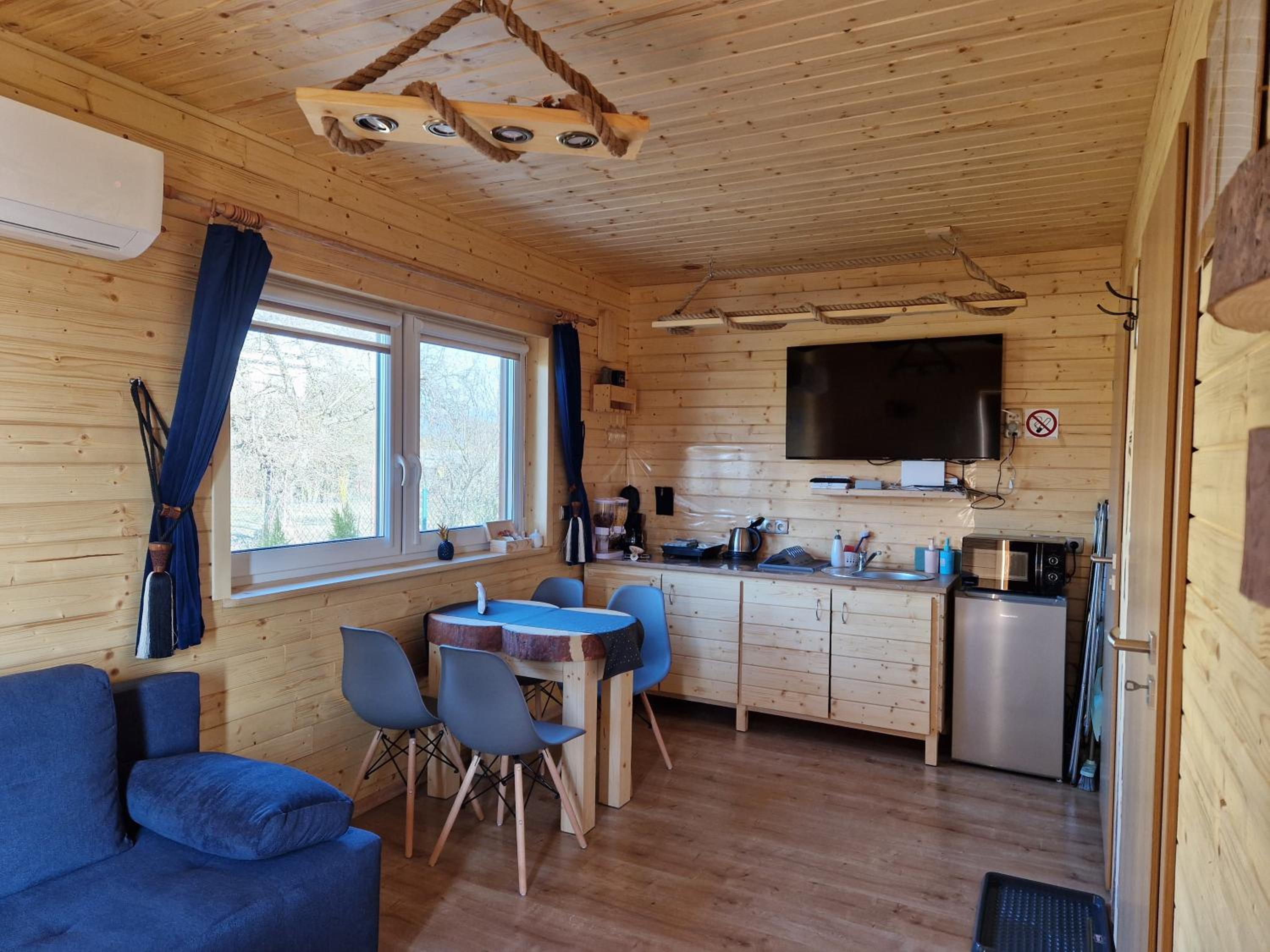 Apartament z Tężnią Solankową, Sauną, Kominkiem LED nad Jeziorem Żywieckim