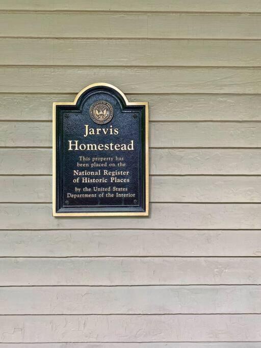 The Jarvis Homestead - Historic Maine Mansion