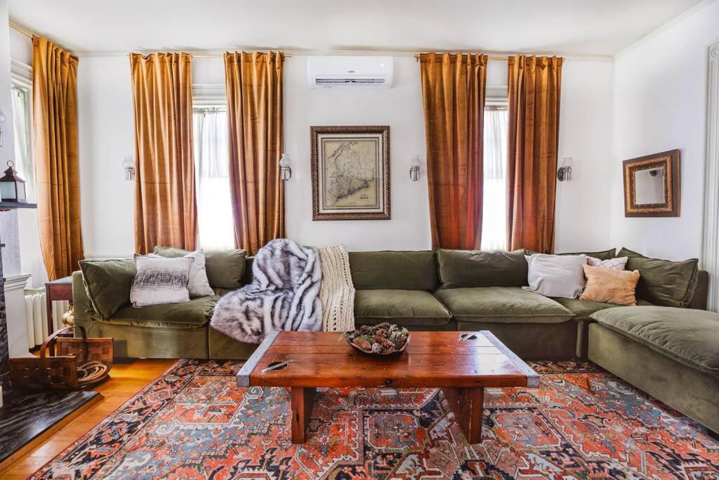 The Jarvis Homestead - Historic Maine Mansion