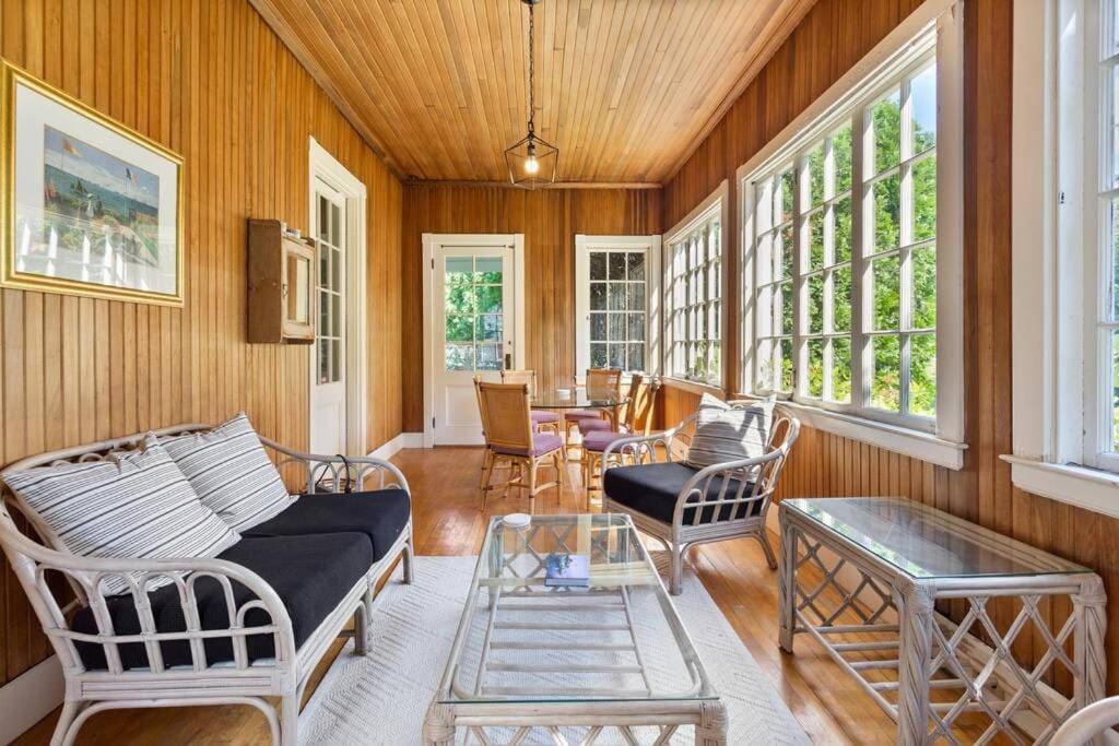 The Jarvis Homestead - Historic Maine Mansion