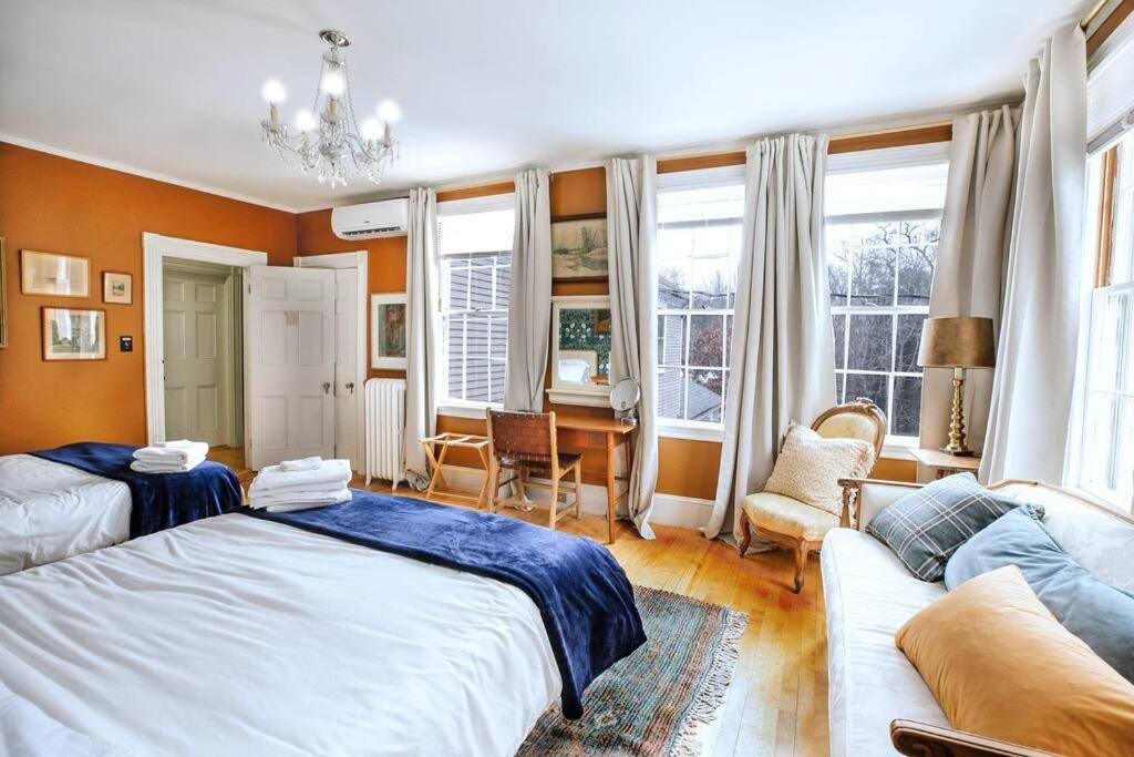 The Jarvis Homestead - Historic Maine Mansion