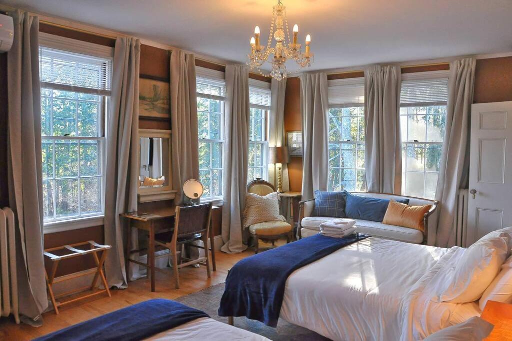 The Jarvis Homestead - Historic Maine Mansion