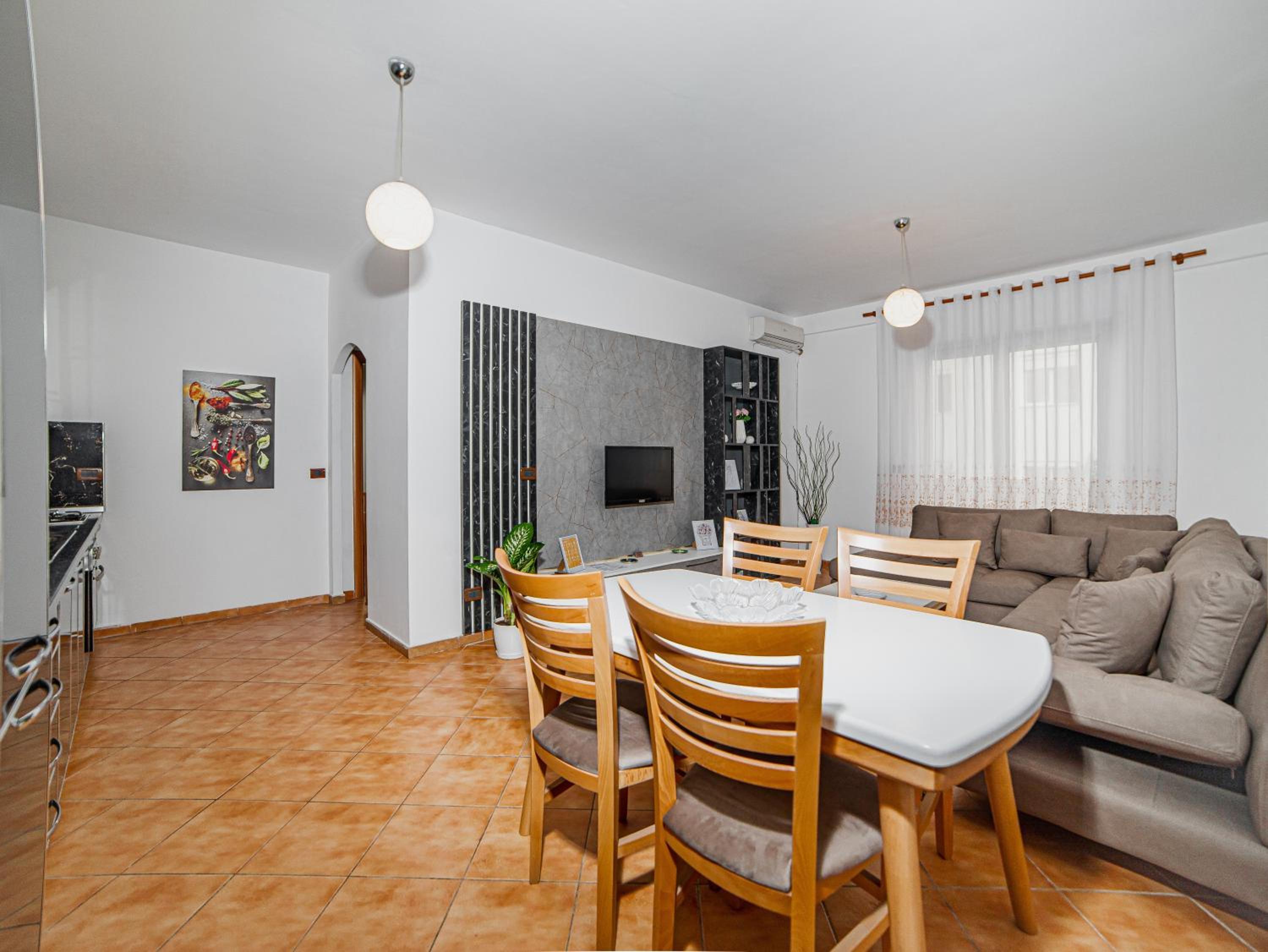 Ajla Apartment
