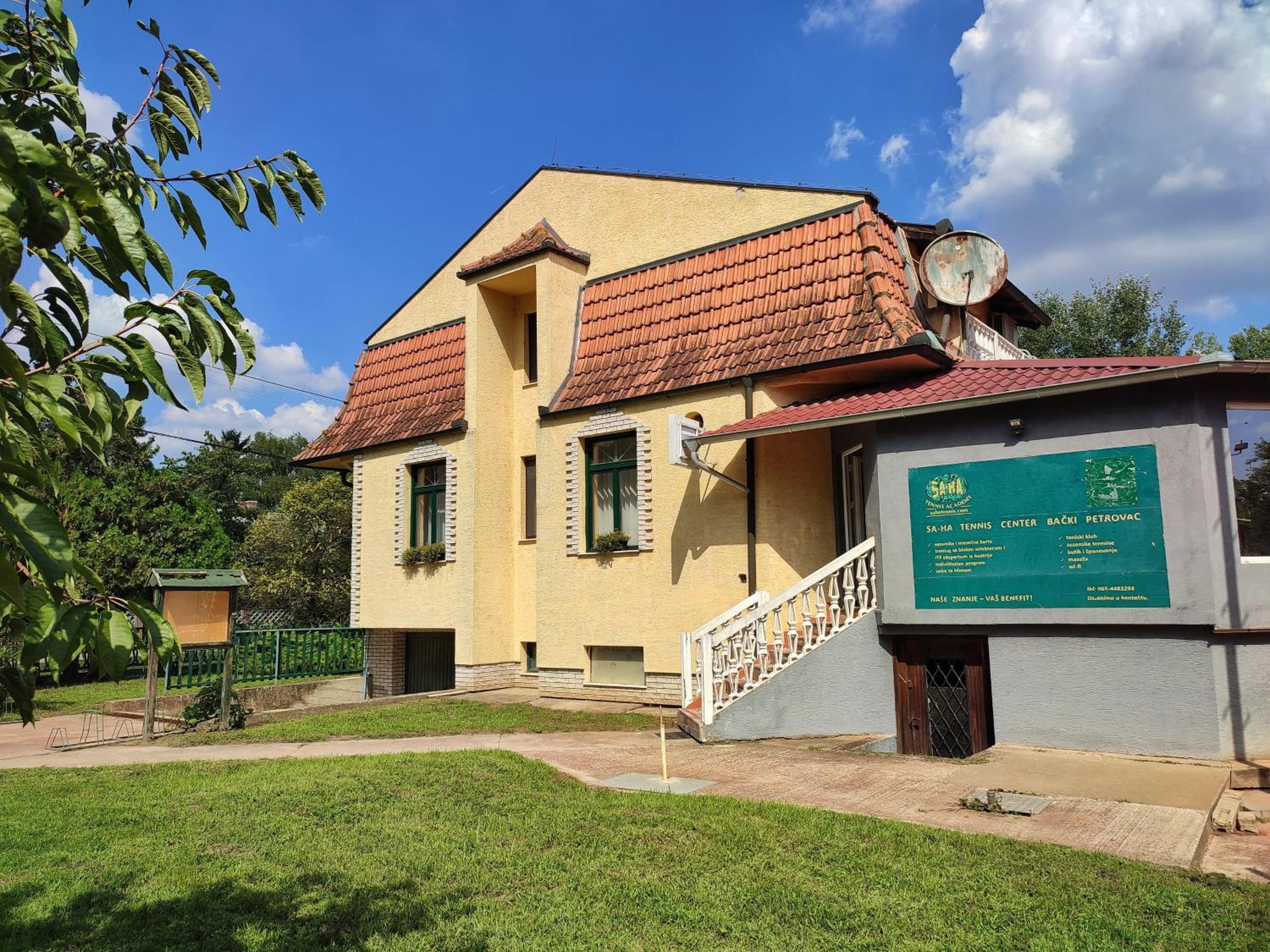 Villa Eko