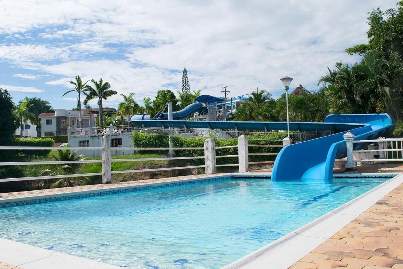Casa campestre Hacienda estancia, en Melgar con piscina privada