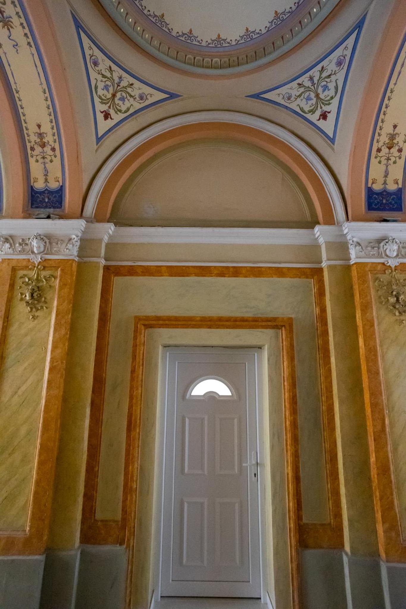 Parliament Exclusive Gallery