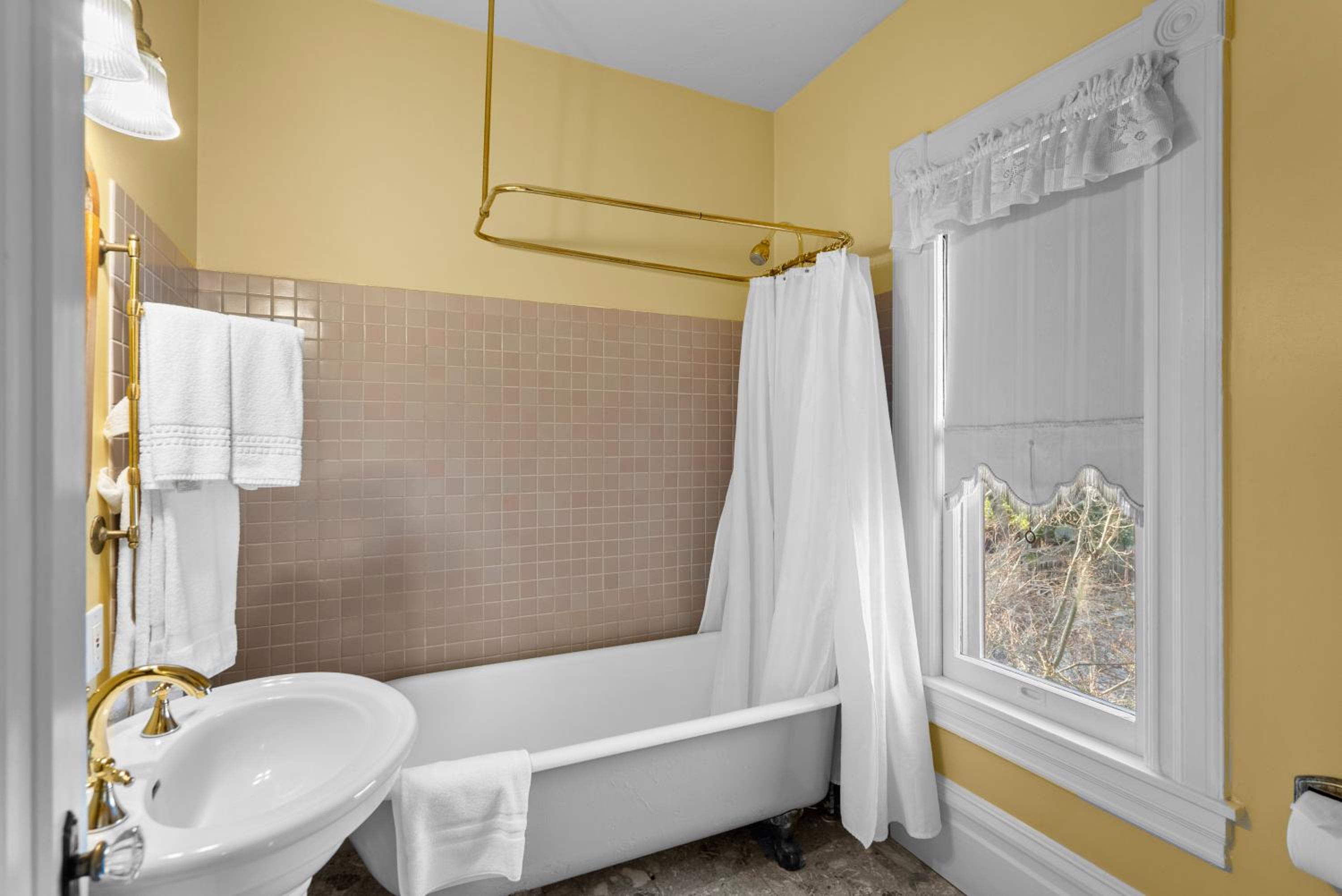 Maui Vacations - Hennessey House Bed and Breakfast - Property Image 37