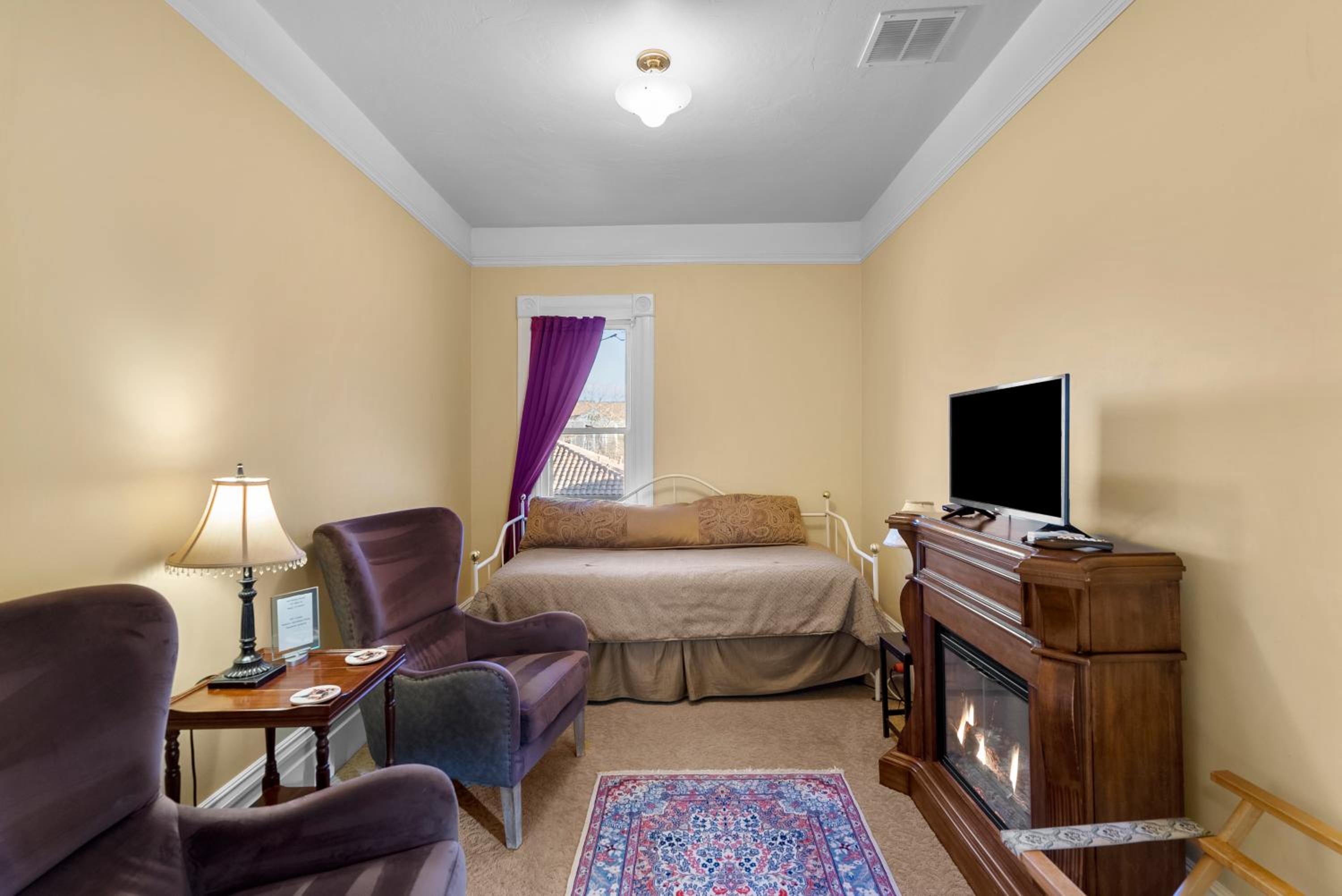 Maui Vacations - Hennessey House Bed and Breakfast - Property Image 2