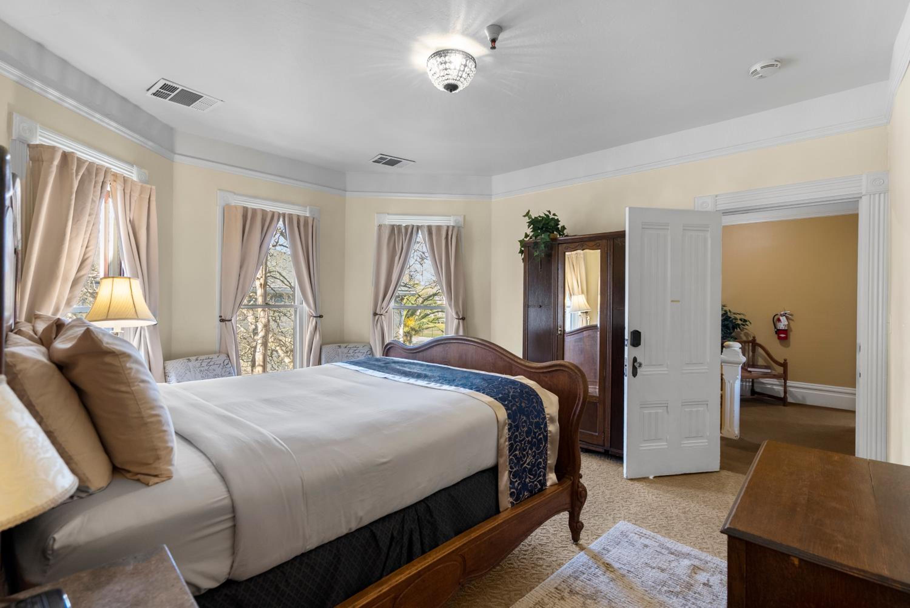 Maui Vacations - Hennessey House Bed and Breakfast - Property Image 24