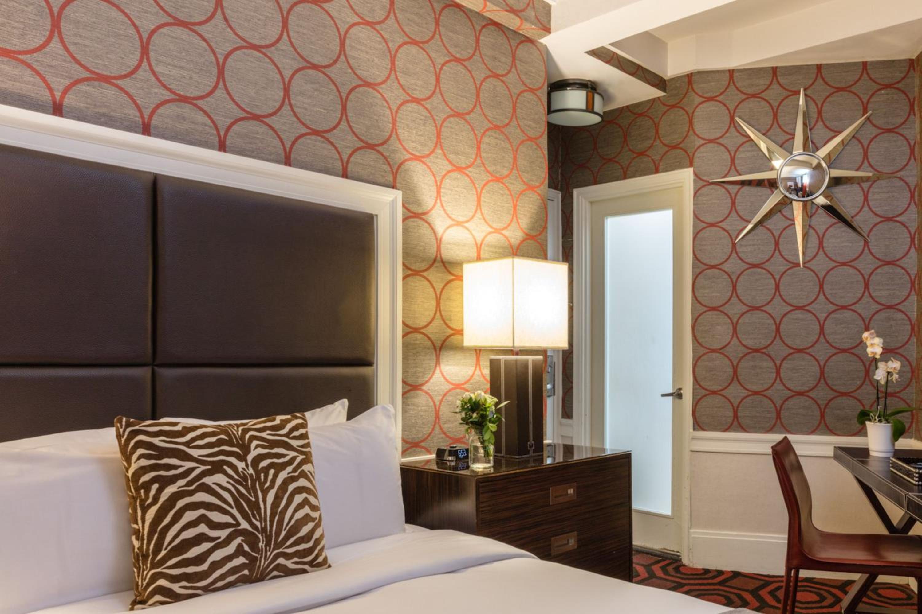 Empire Hotel 63