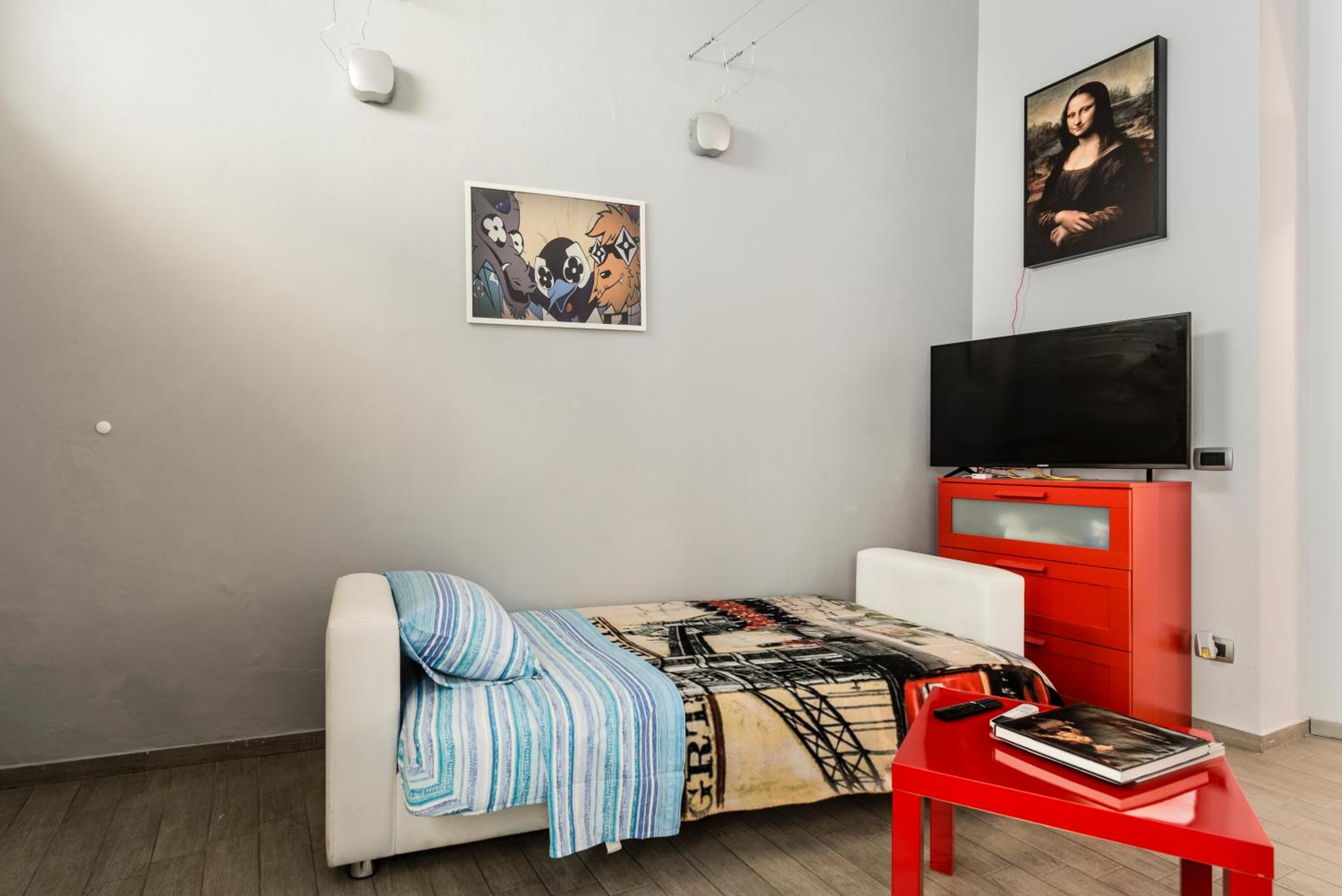Photo 8