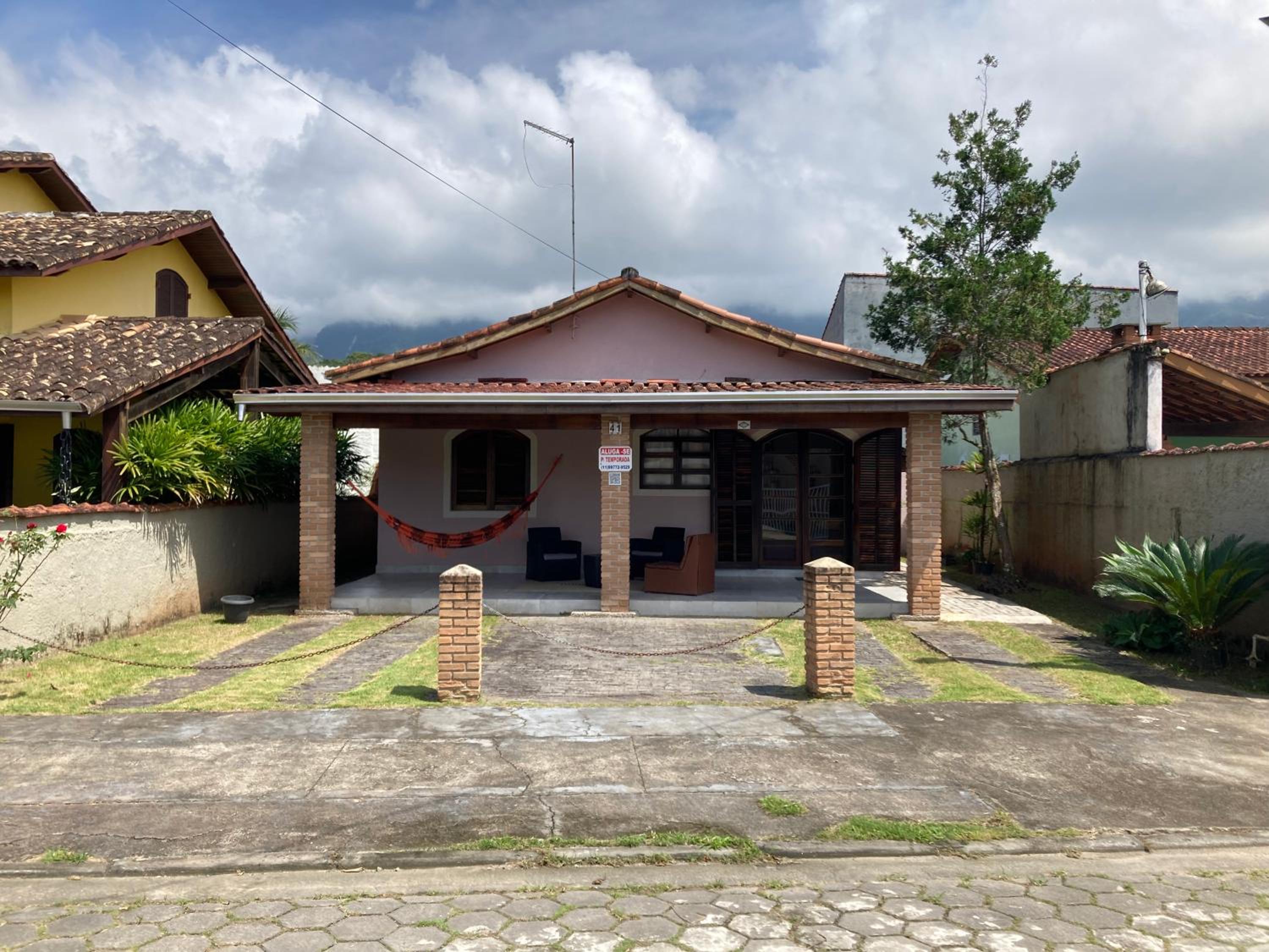 Casa com Piscina Exclusiva - Condomínio em frente ao Mar - Portaria 24h
