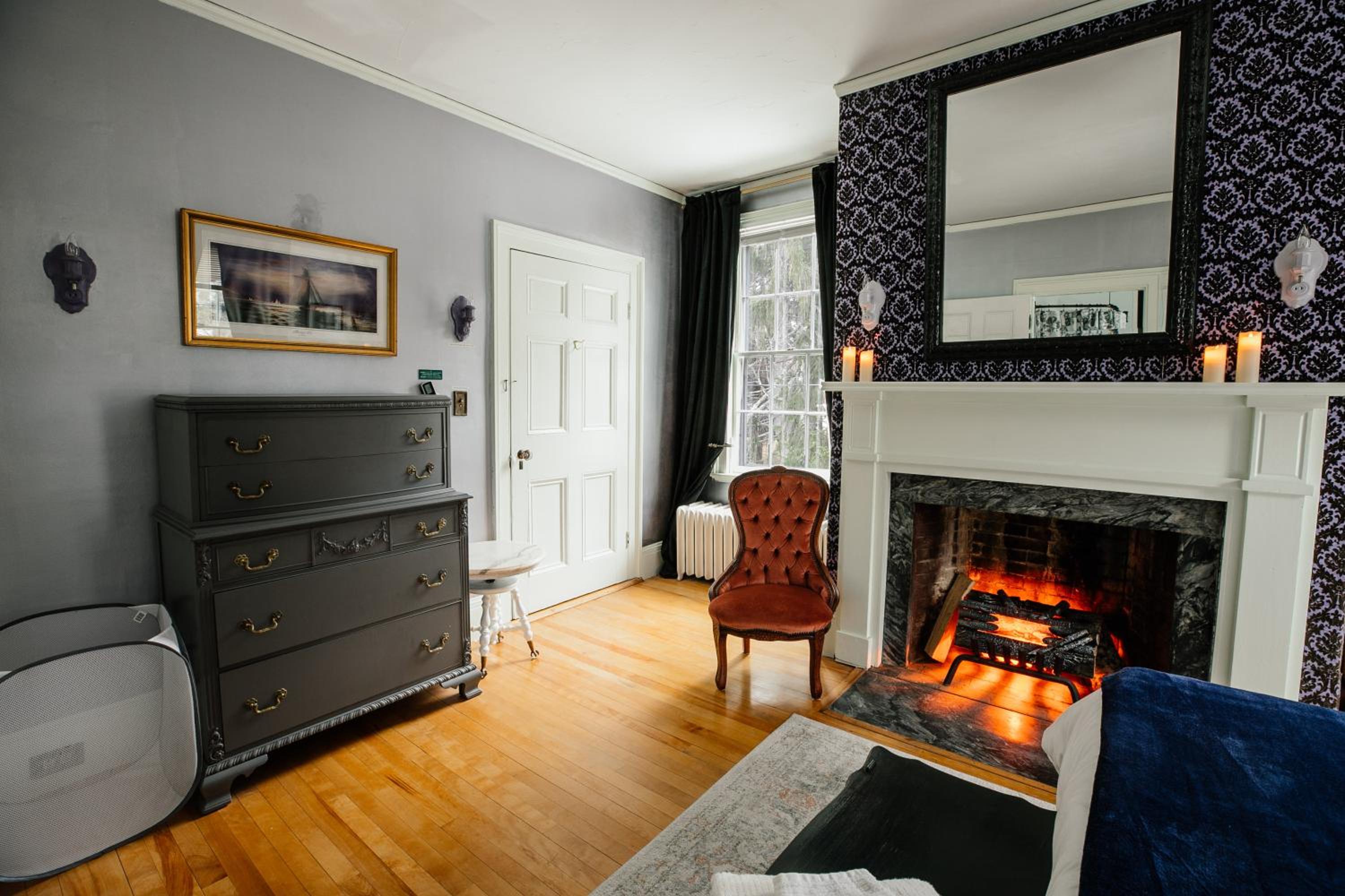 The Jarvis Homestead - Historic Maine Mansion