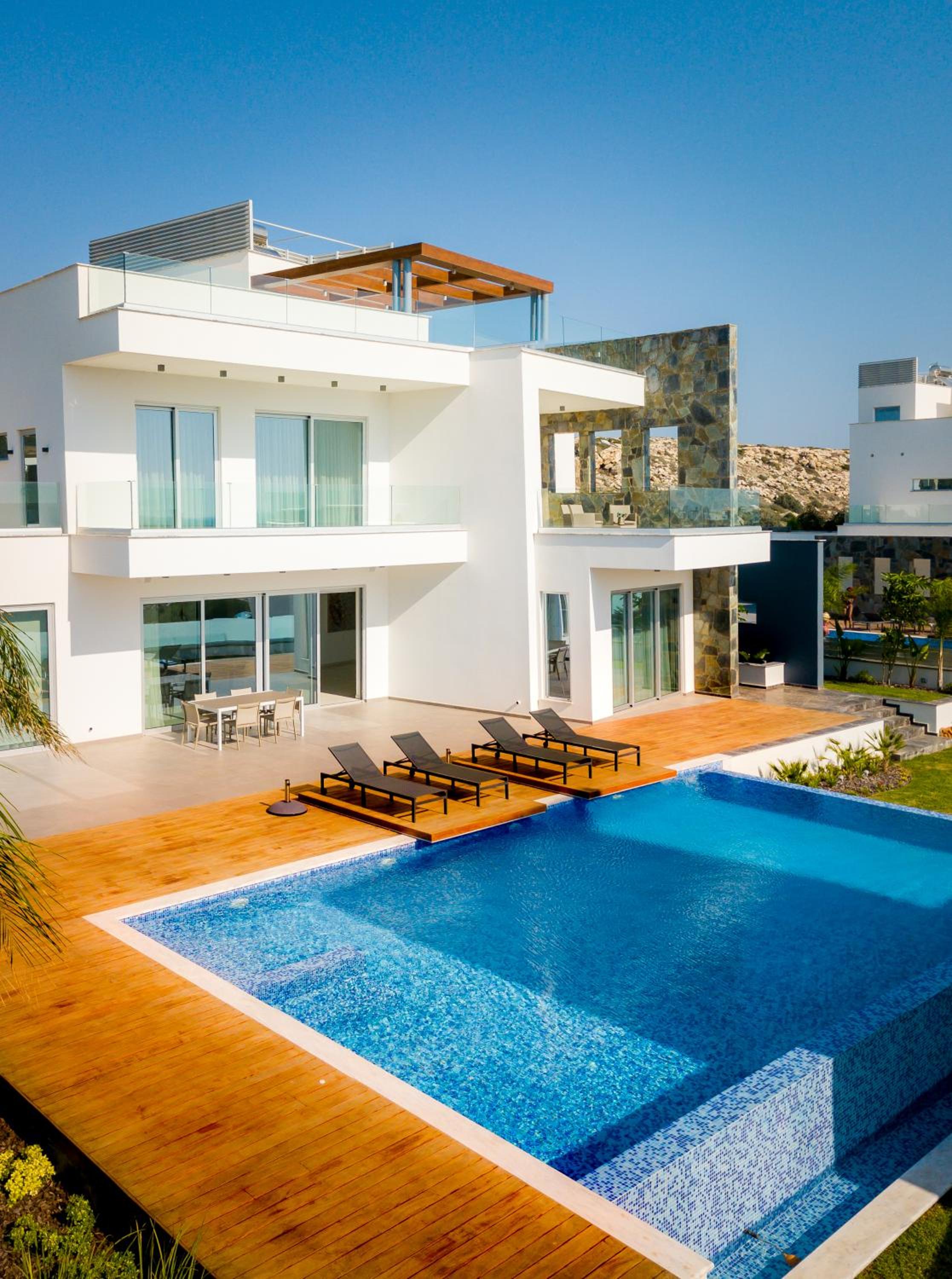 Sea Pearl Beachfront Villas - Anemone view 4
