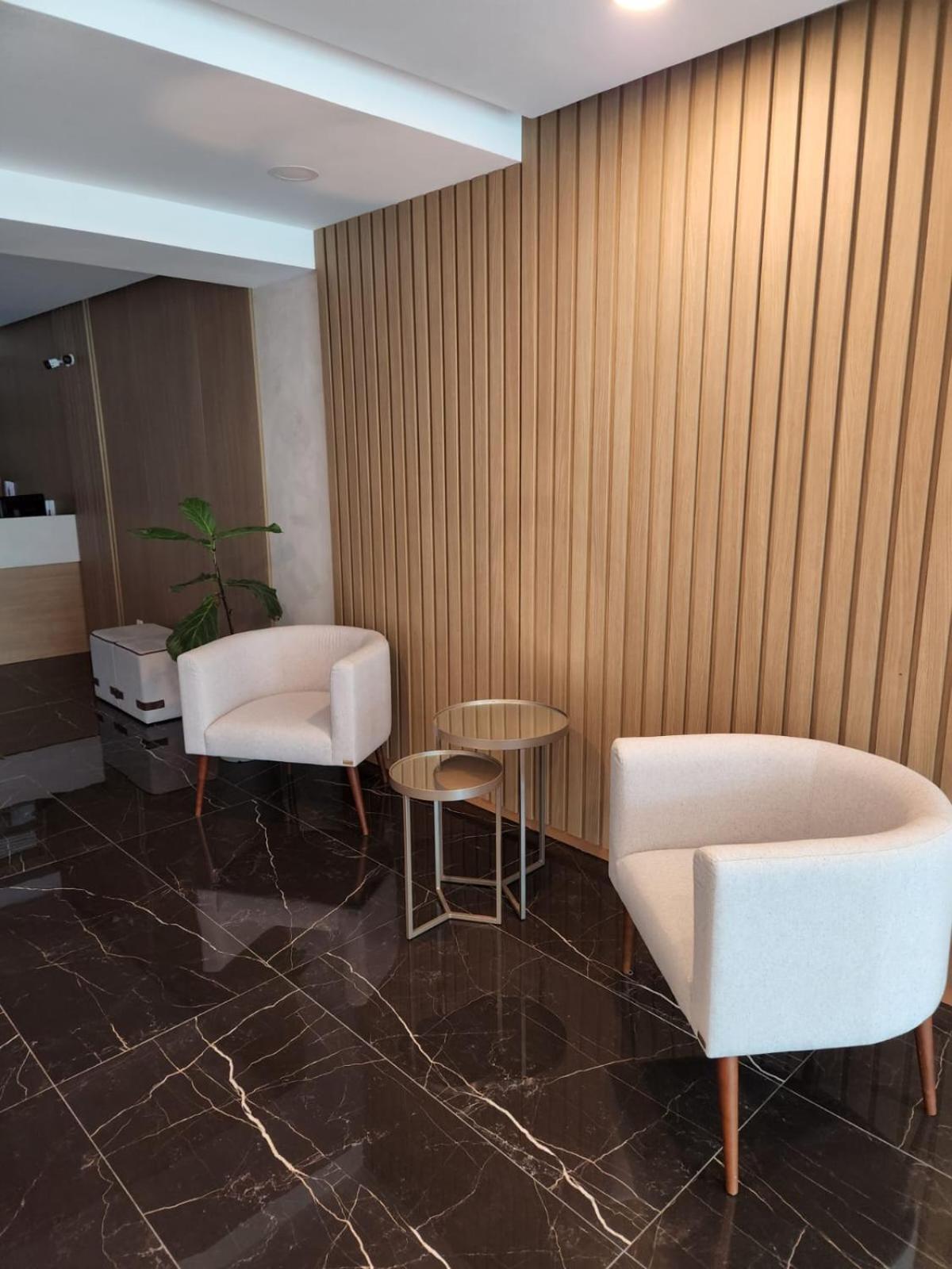 Apartamento com Garagem Cabo Frio