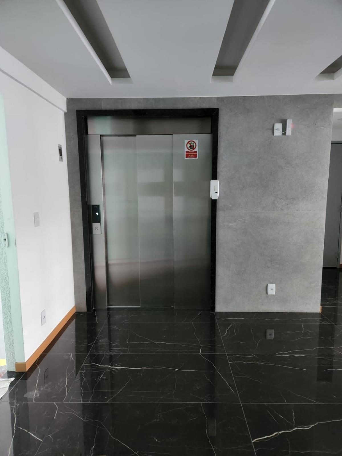 Apartamento com Garagem Cabo Frio