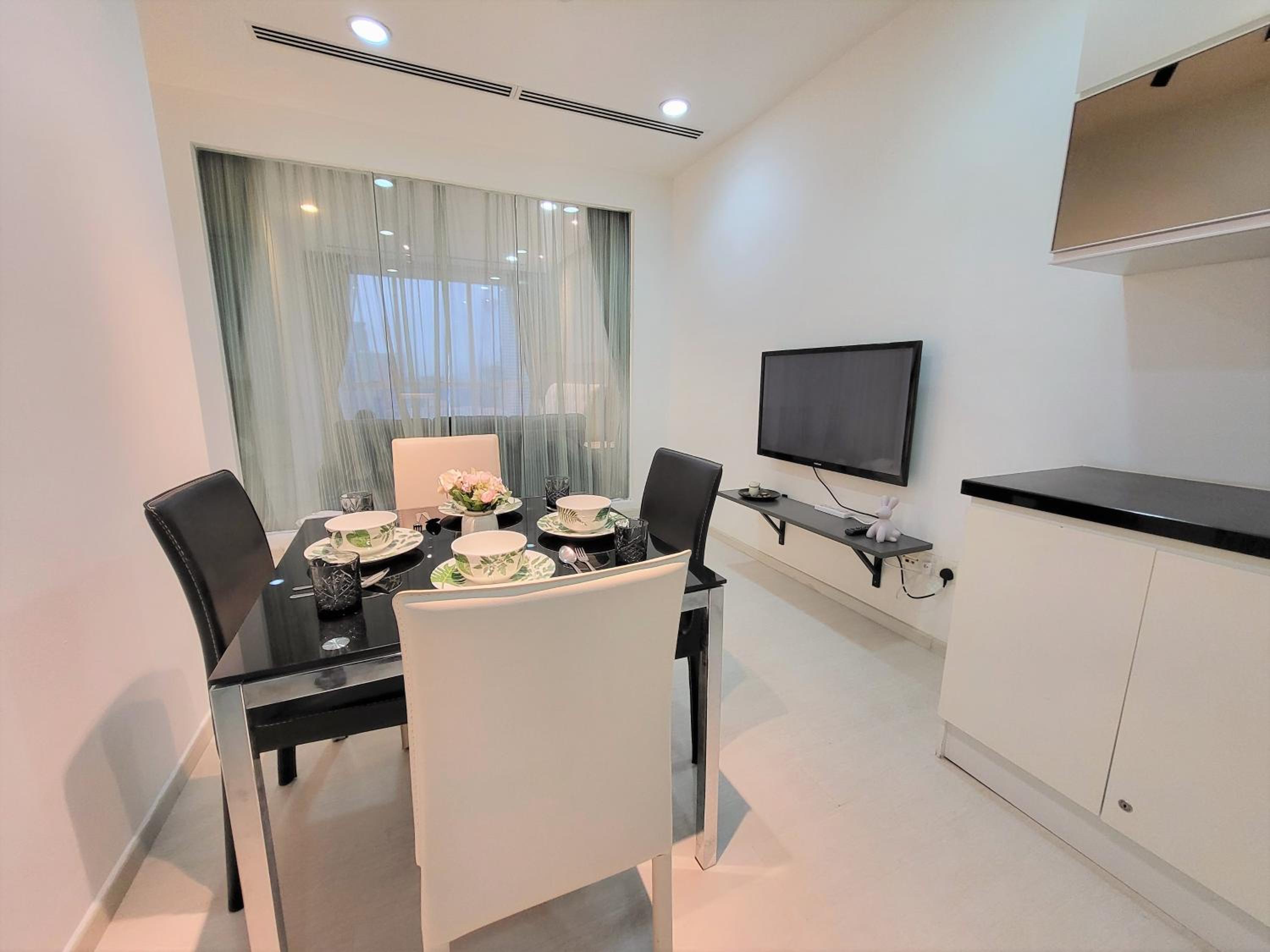KLCC Binjai 8 Premium Soho Apartment by Sarah's Lodge