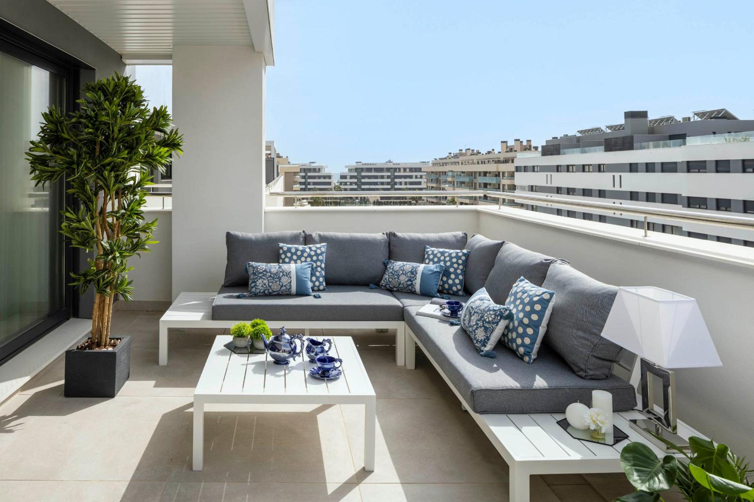 Alamar 3 bed penthouse beach side
