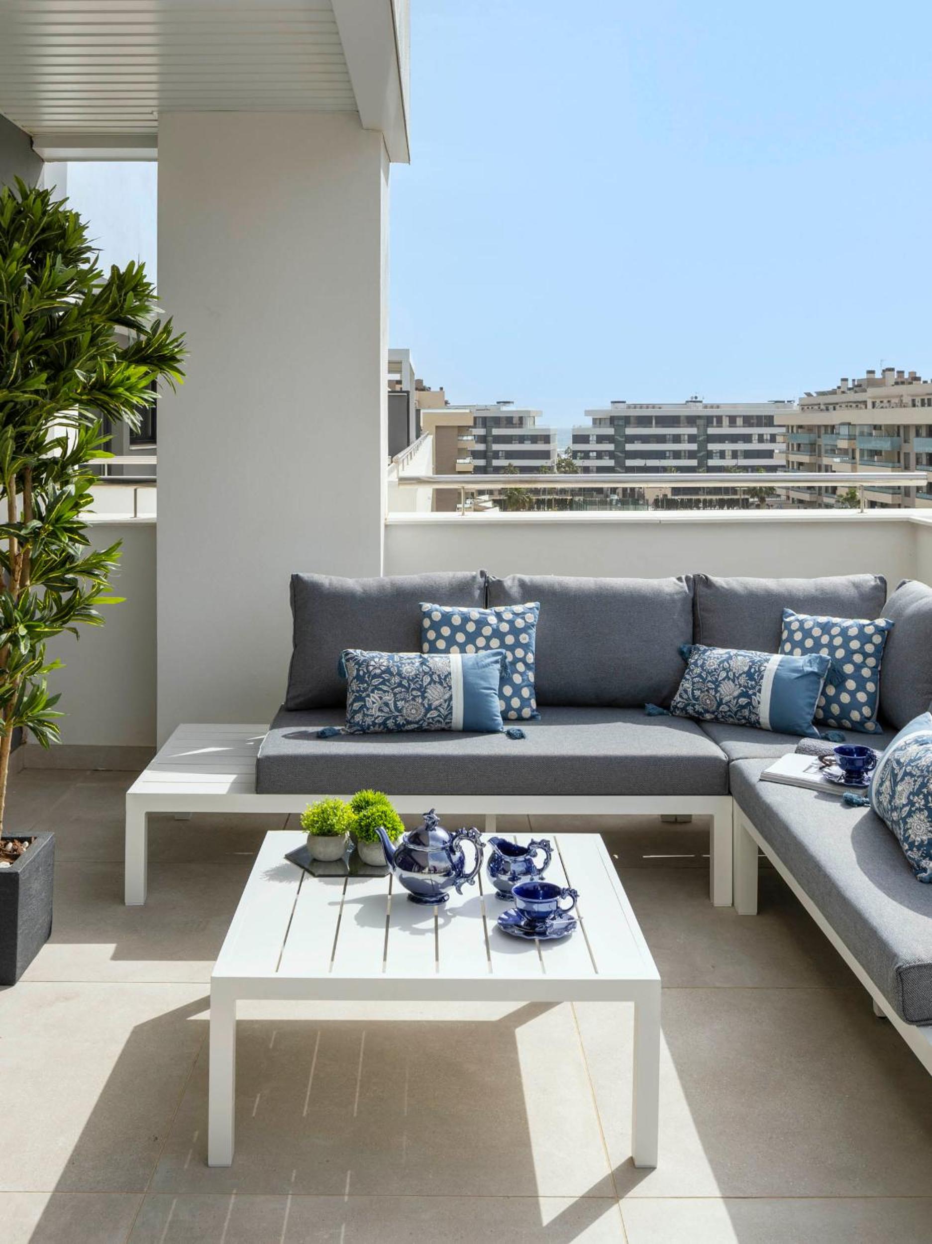 Alamar 3 bed penthouse beach side