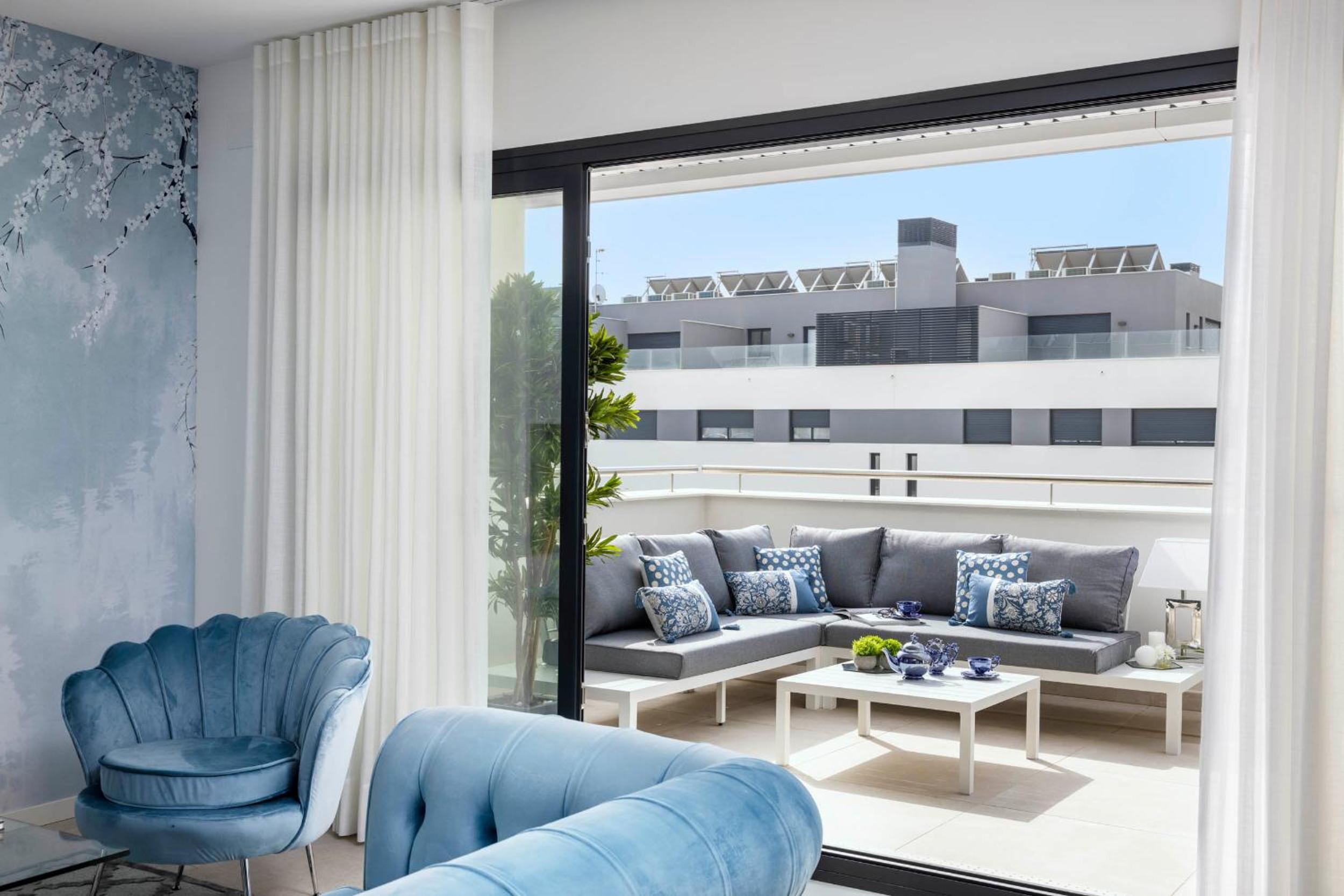 Alamar 3 bed penthouse beach side