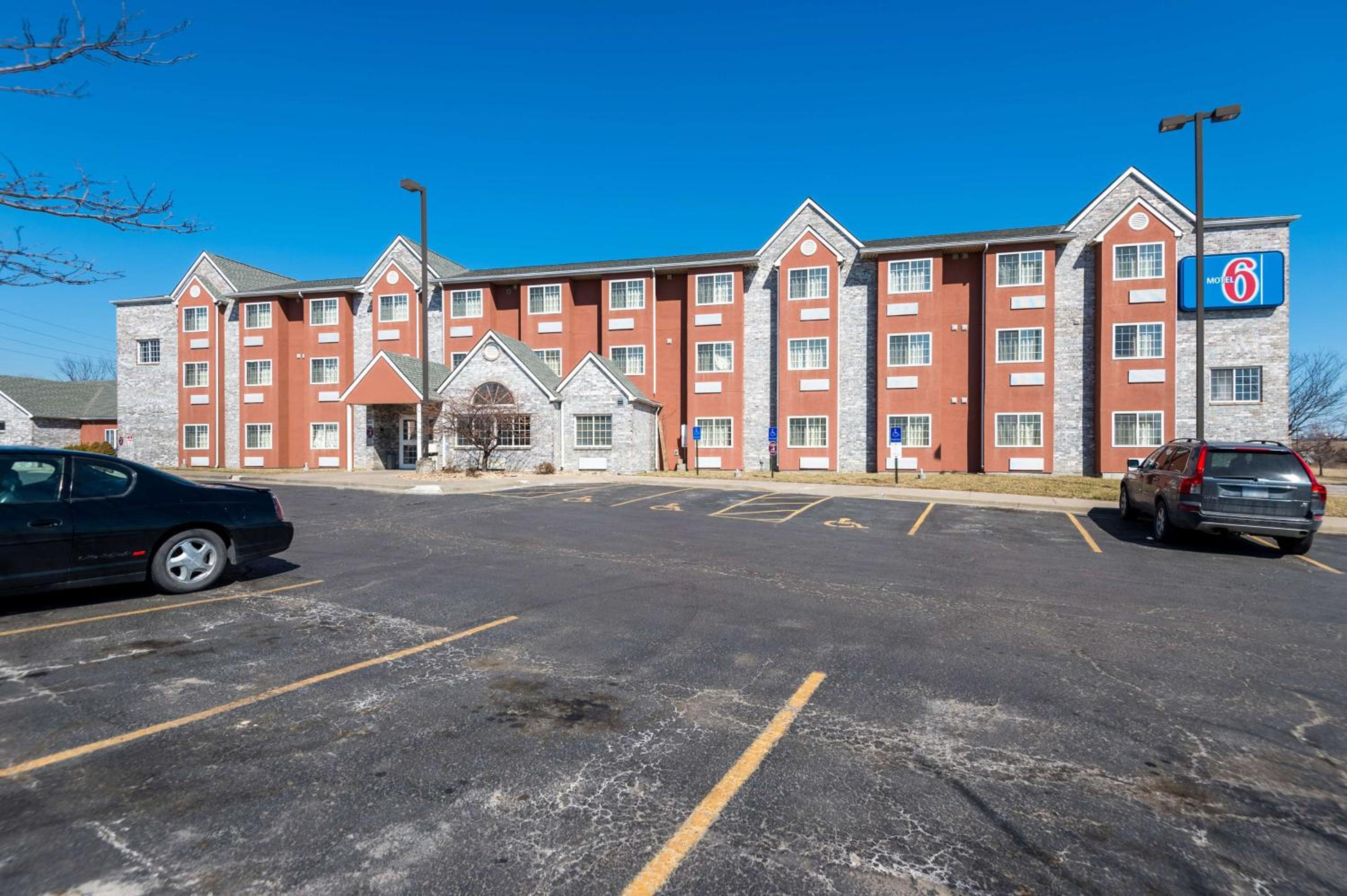 Motel 6-Olathe, KS view 5