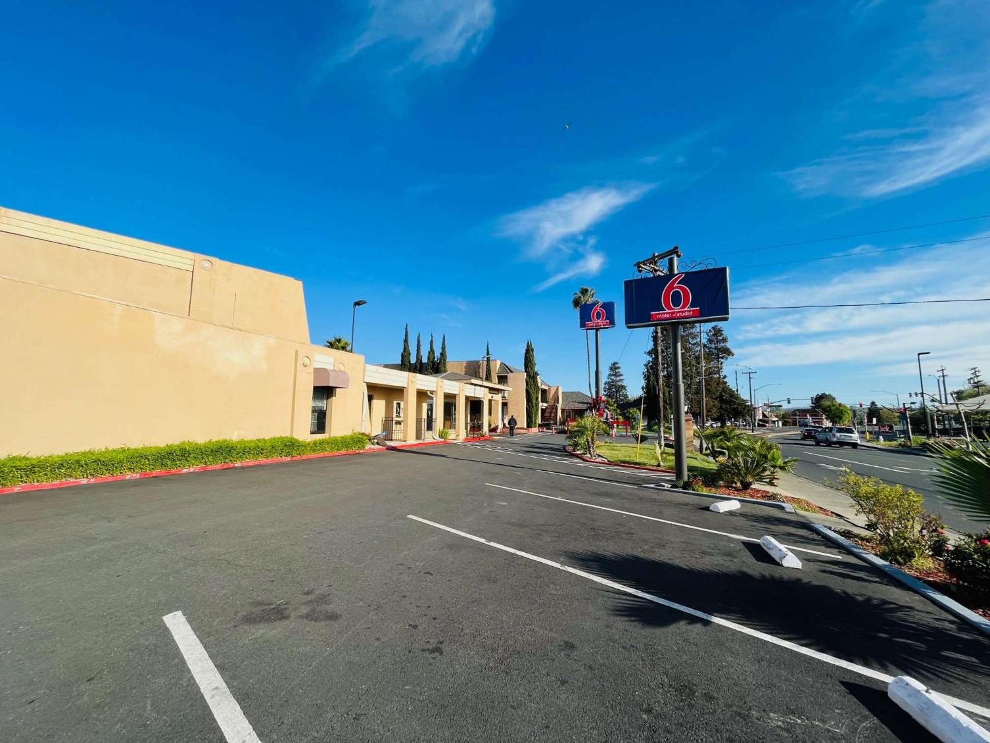 Vallejo Vacations - Motel 6 Vallejo, CA - Napa Valley - Property Image 30