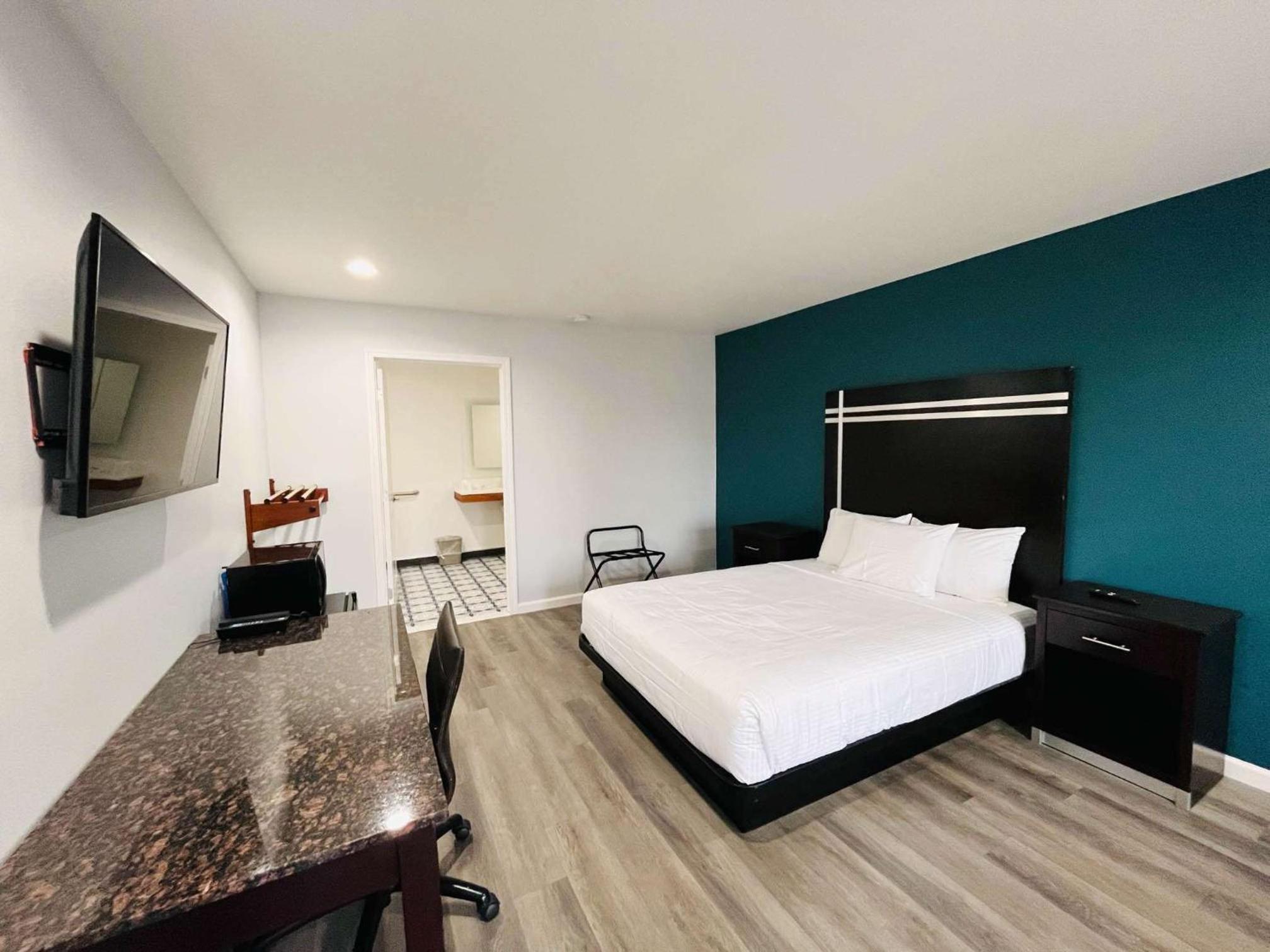 Vallejo Vacations - Motel 6 Vallejo, CA - Napa Valley - Property Image 24