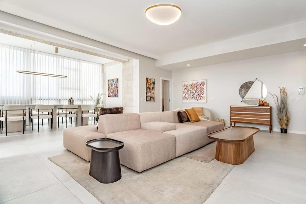 Gorgeous 4bdm Penthouse, Haneviim court